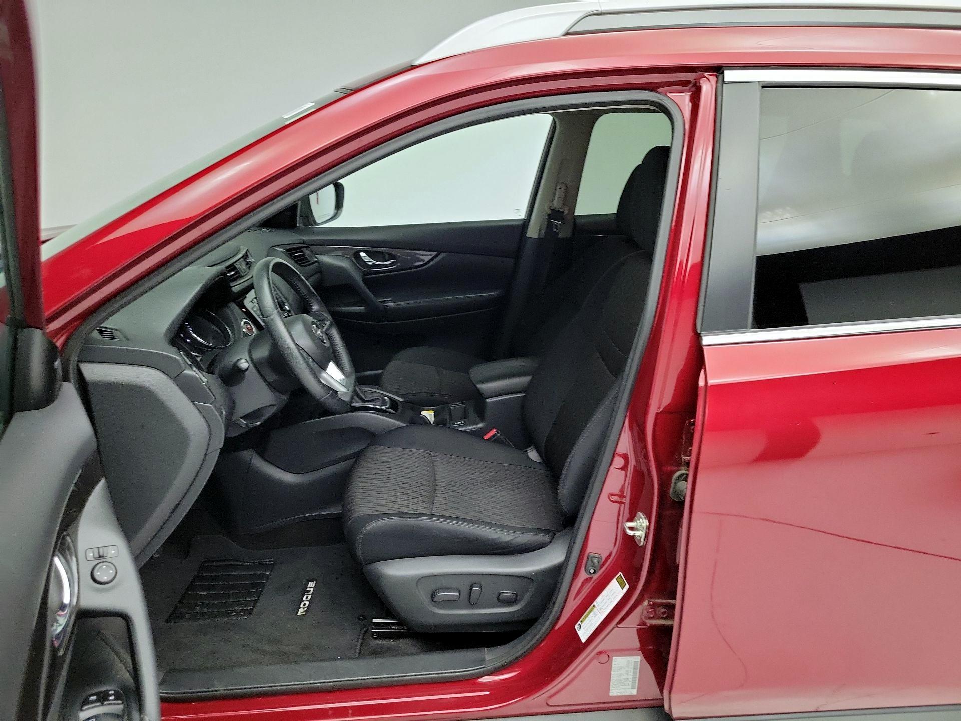 Thumbnail: 2020 Nissan Rogue - 11
