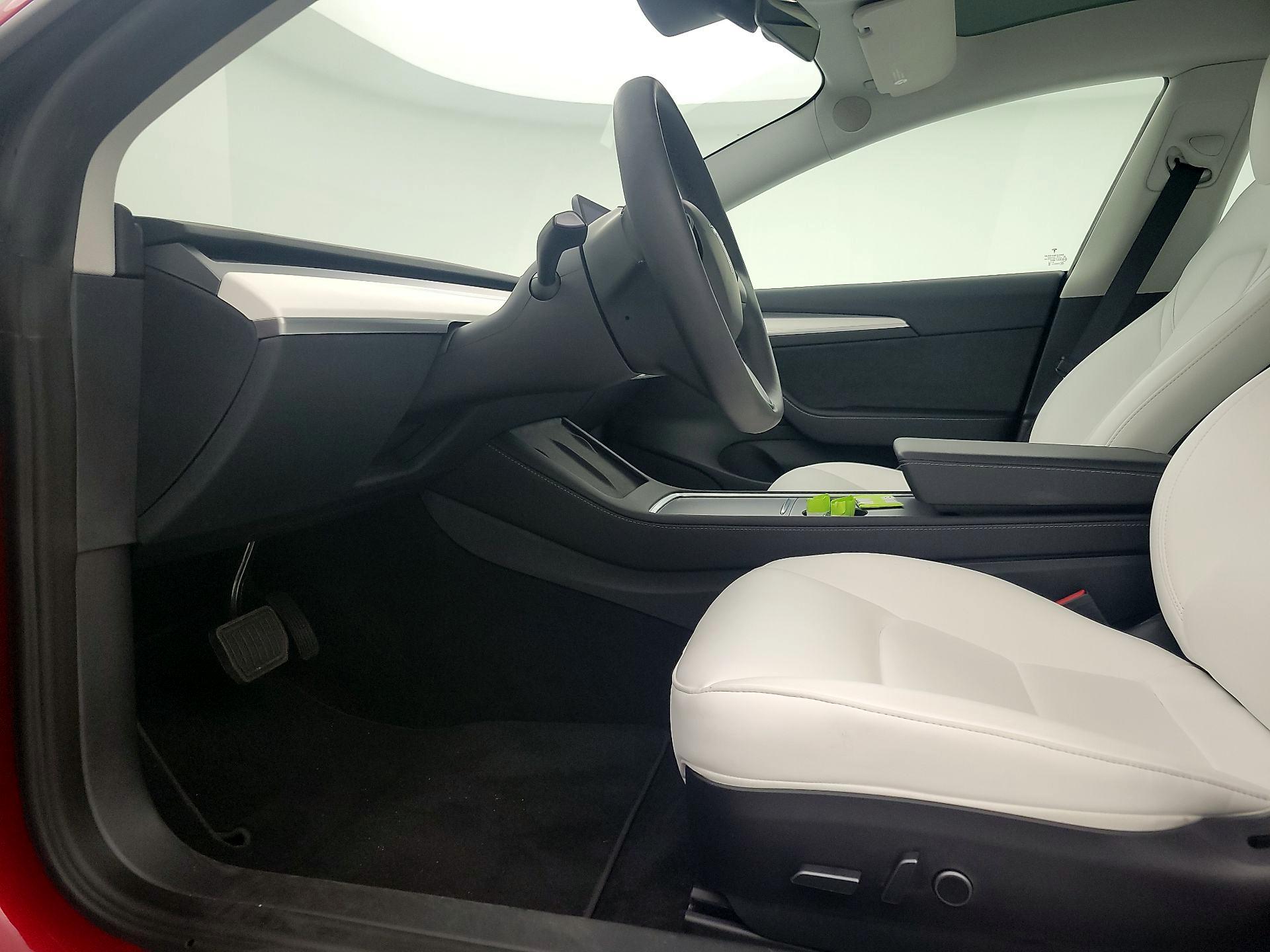 Thumbnail: 2023 Tesla Model 3 - 11