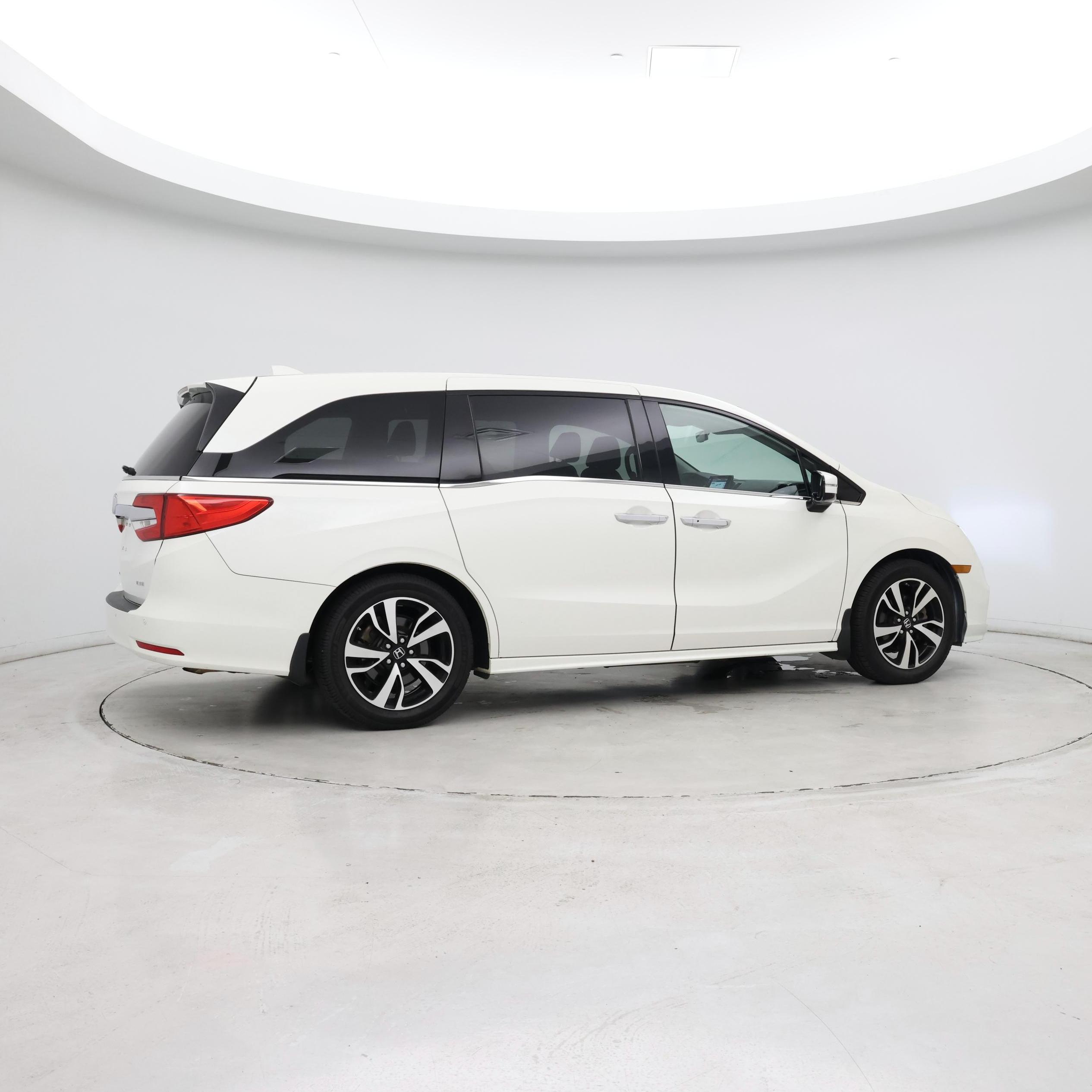 Thumbnail: 2018 Honda Odyssey - 8