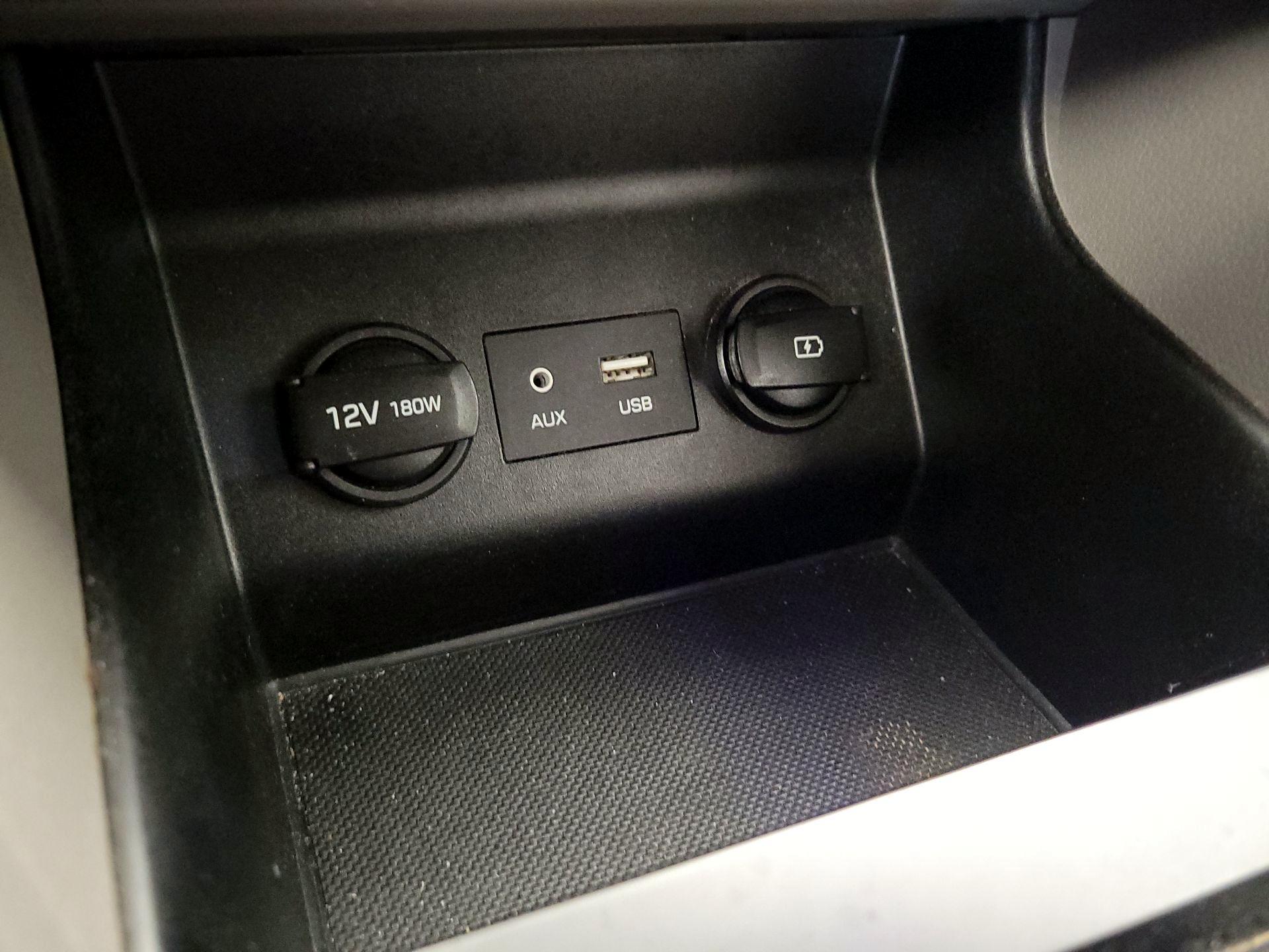 Thumbnail: 2019 Hyundai Elantra - 16