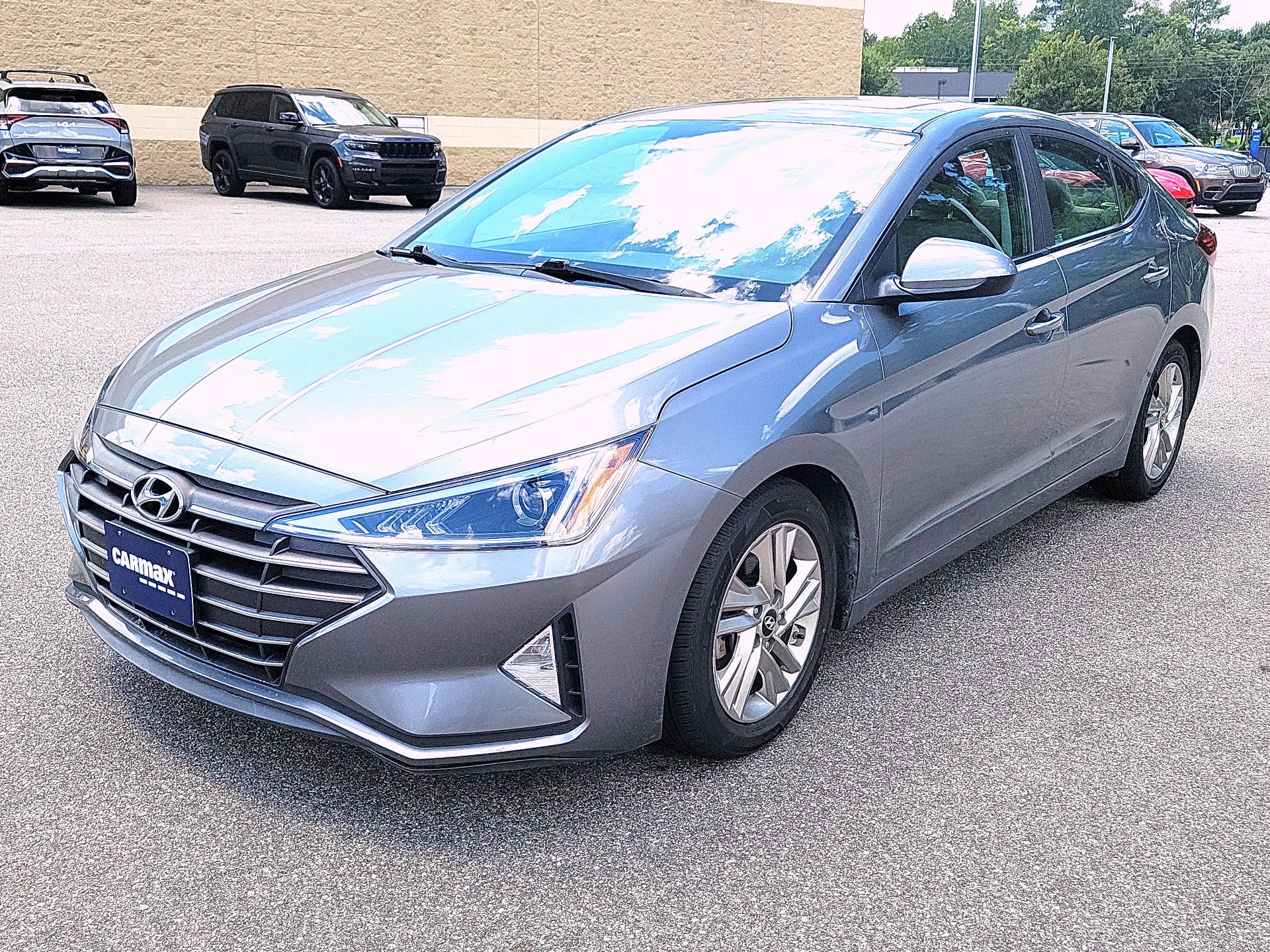 Thumbnail: 2019 Hyundai Elantra - 3