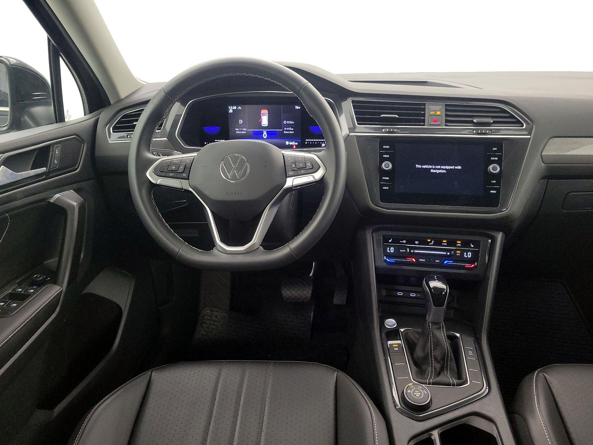 Thumbnail: 2022 Volkswagen Tiguan - 10