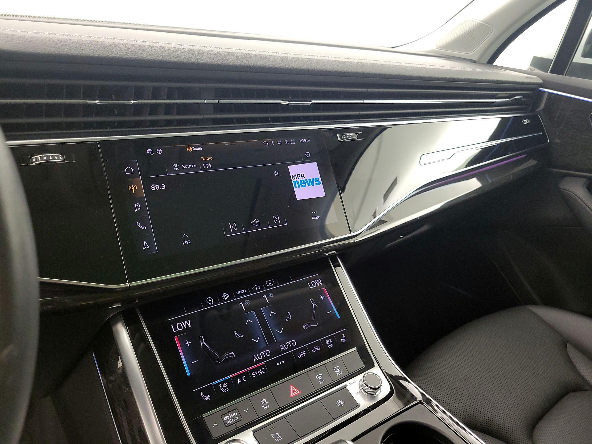 Thumbnail: 2023 Audi Q7 - 16