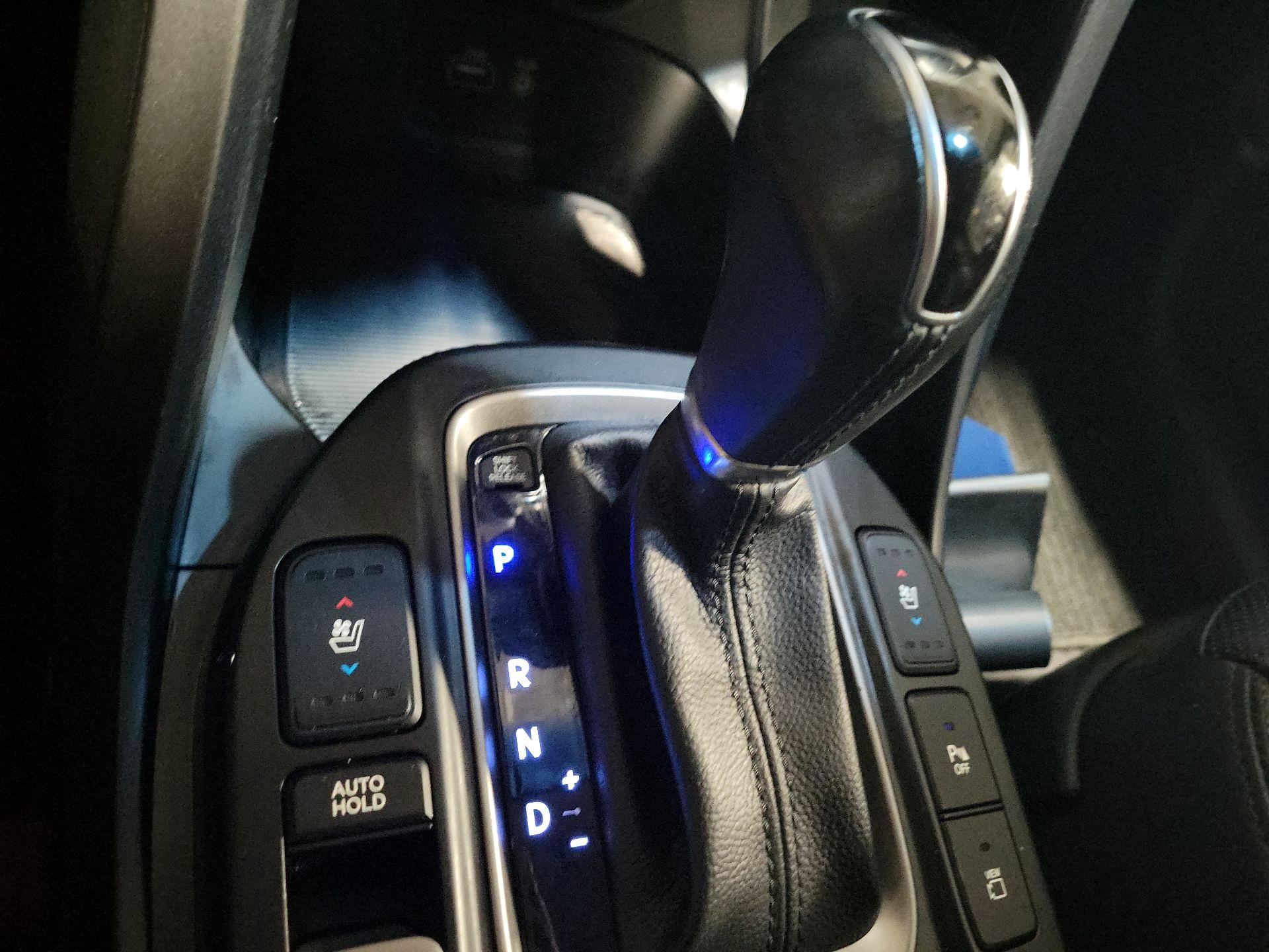 Thumbnail: 2018 Hyundai Santa Fe - 18