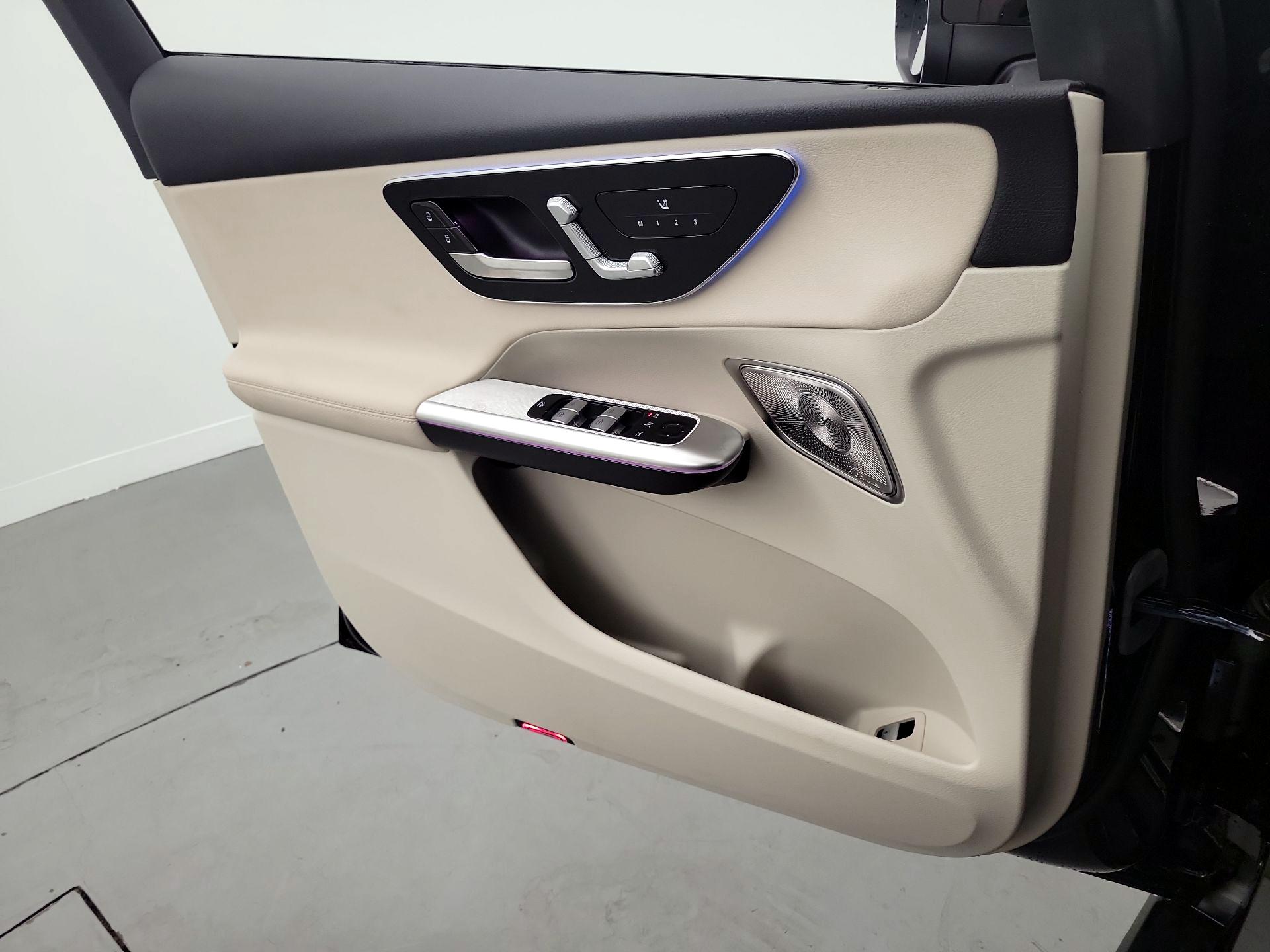 Thumbnail: 2025 Mercedes-Benz GLC - 12