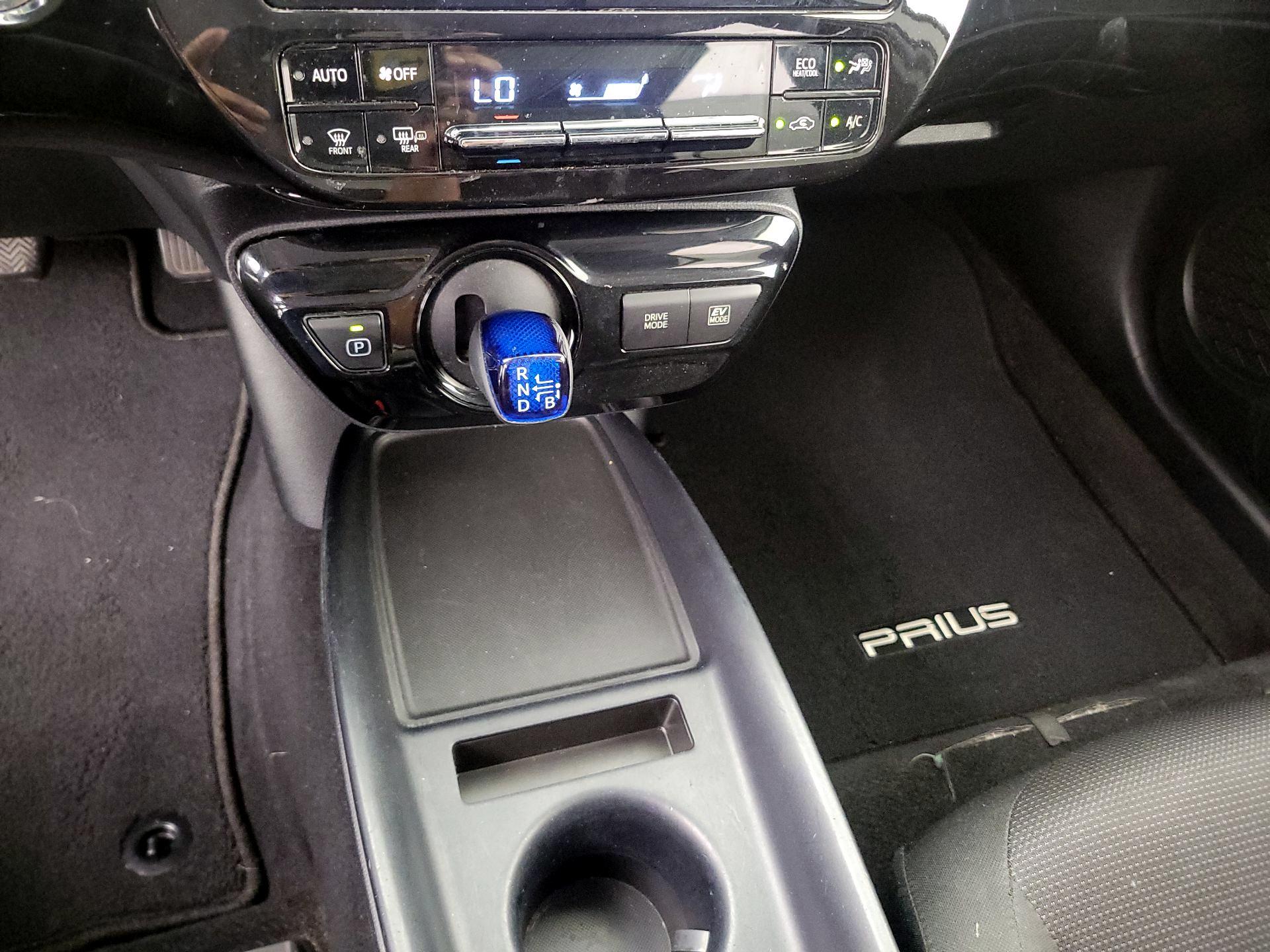 Thumbnail: 2021 Toyota Prius - 16
