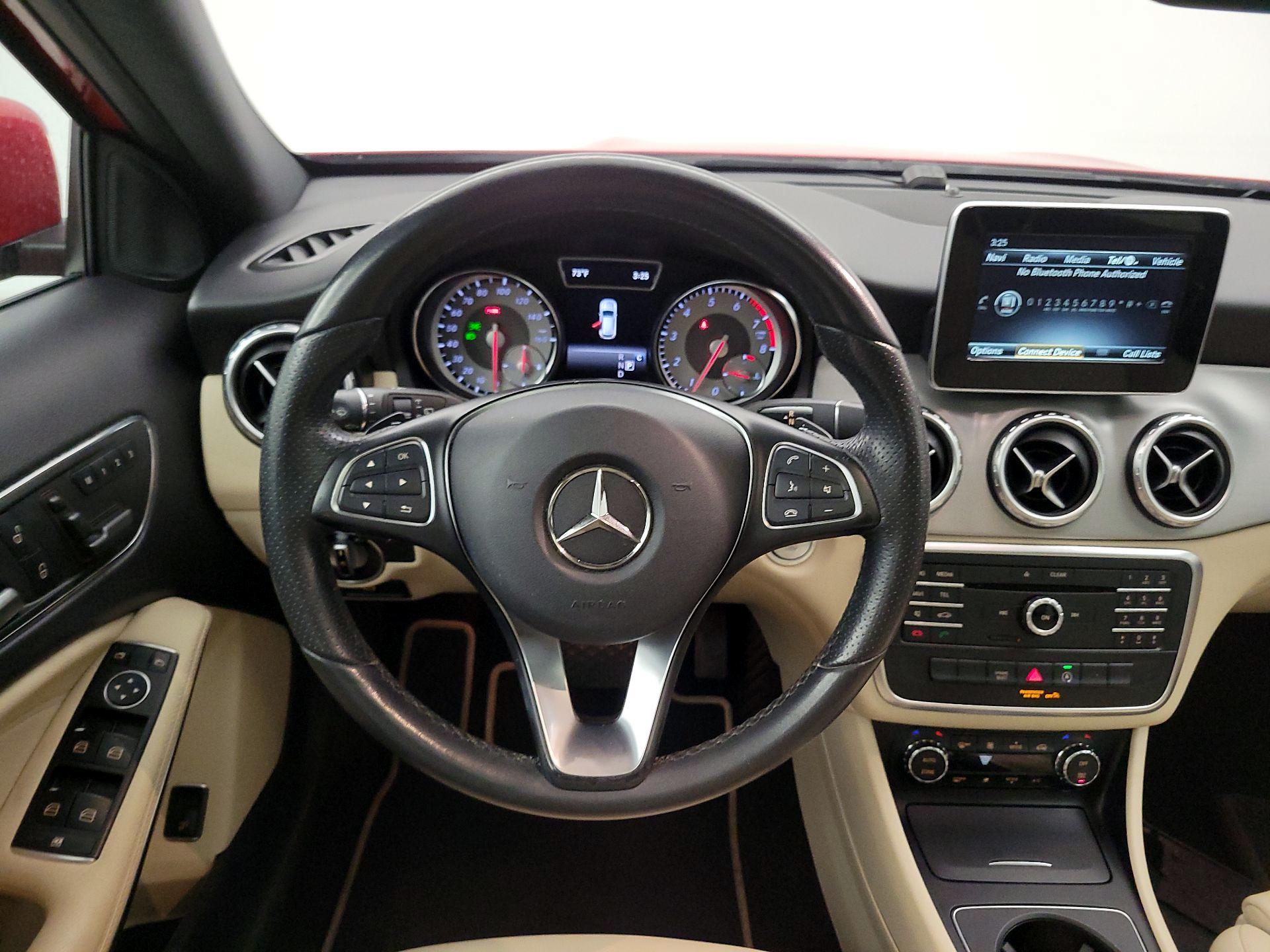 Thumbnail: 2017 Mercedes-Benz GLA - 10
