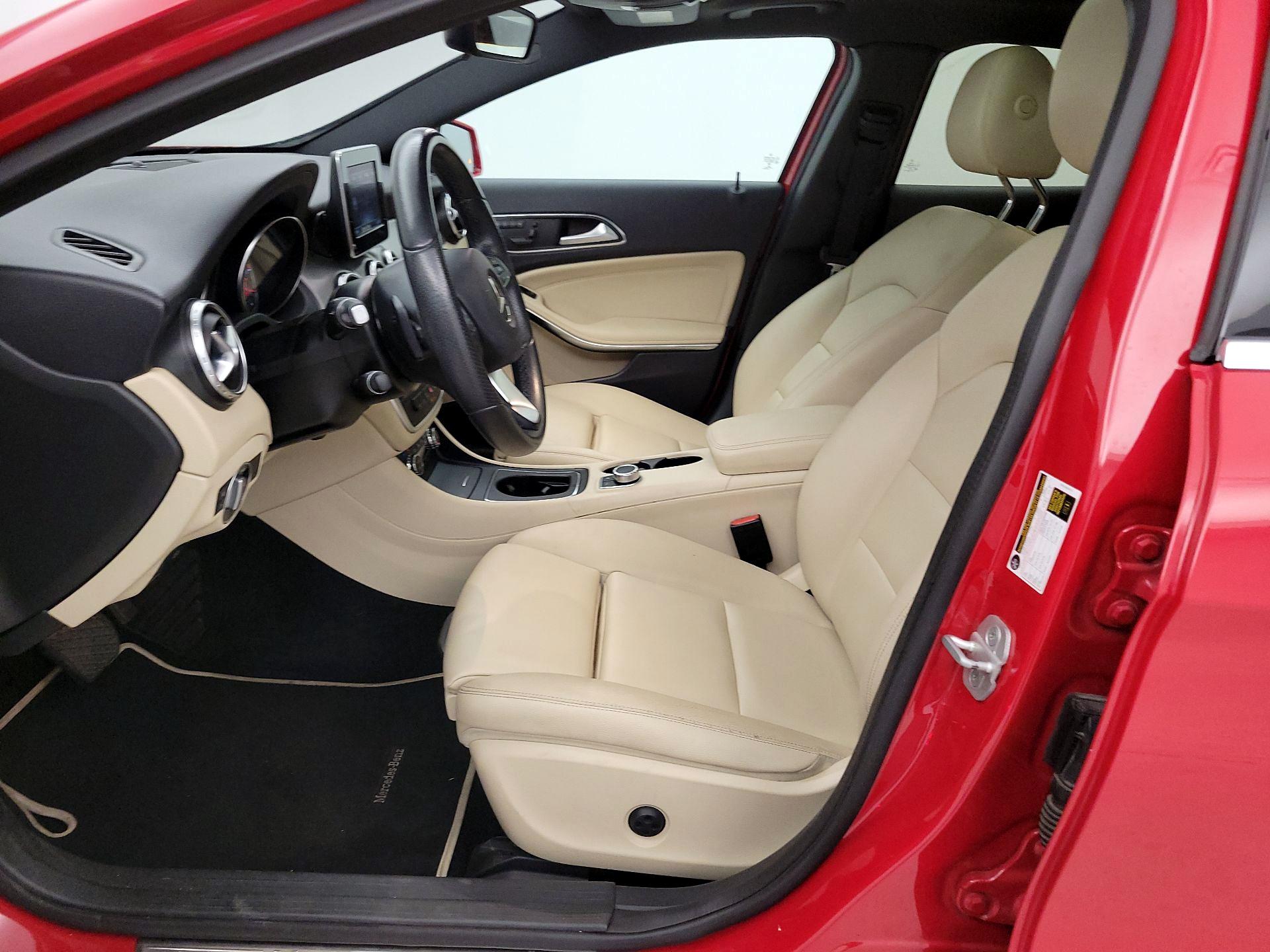 Thumbnail: 2017 Mercedes-Benz GLA - 11
