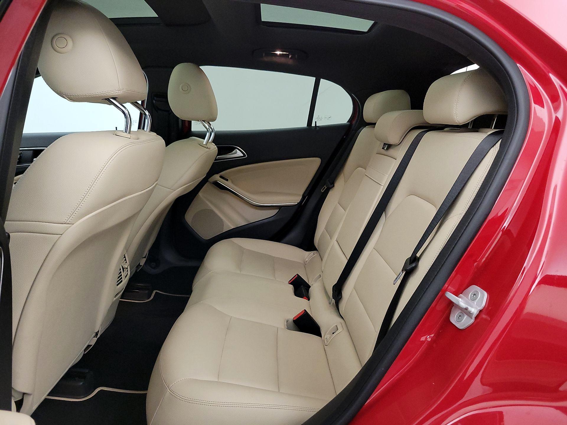 Thumbnail: 2017 Mercedes-Benz GLA - 20
