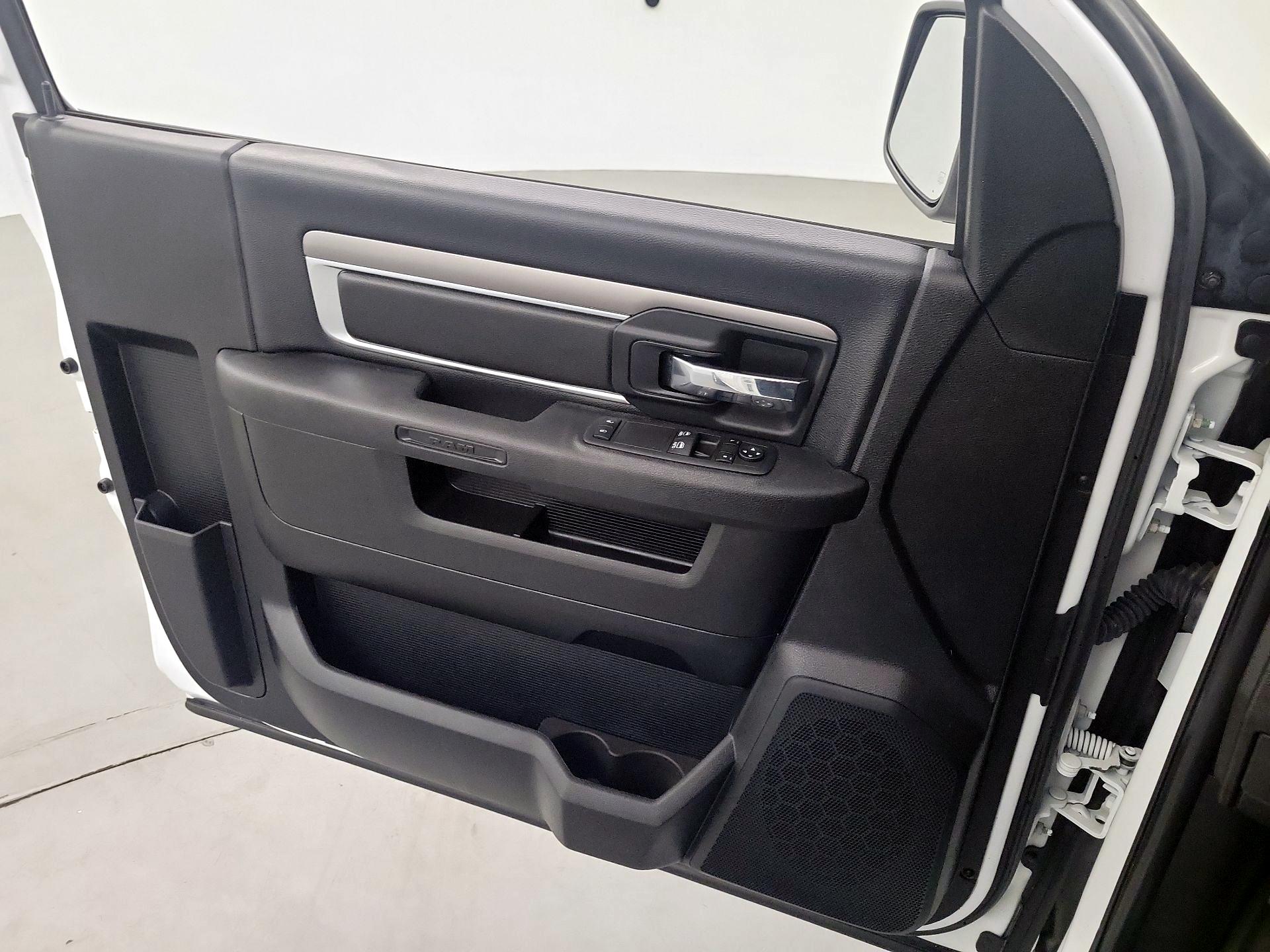 Thumbnail: 2022 RAM 1500 Classic - 12