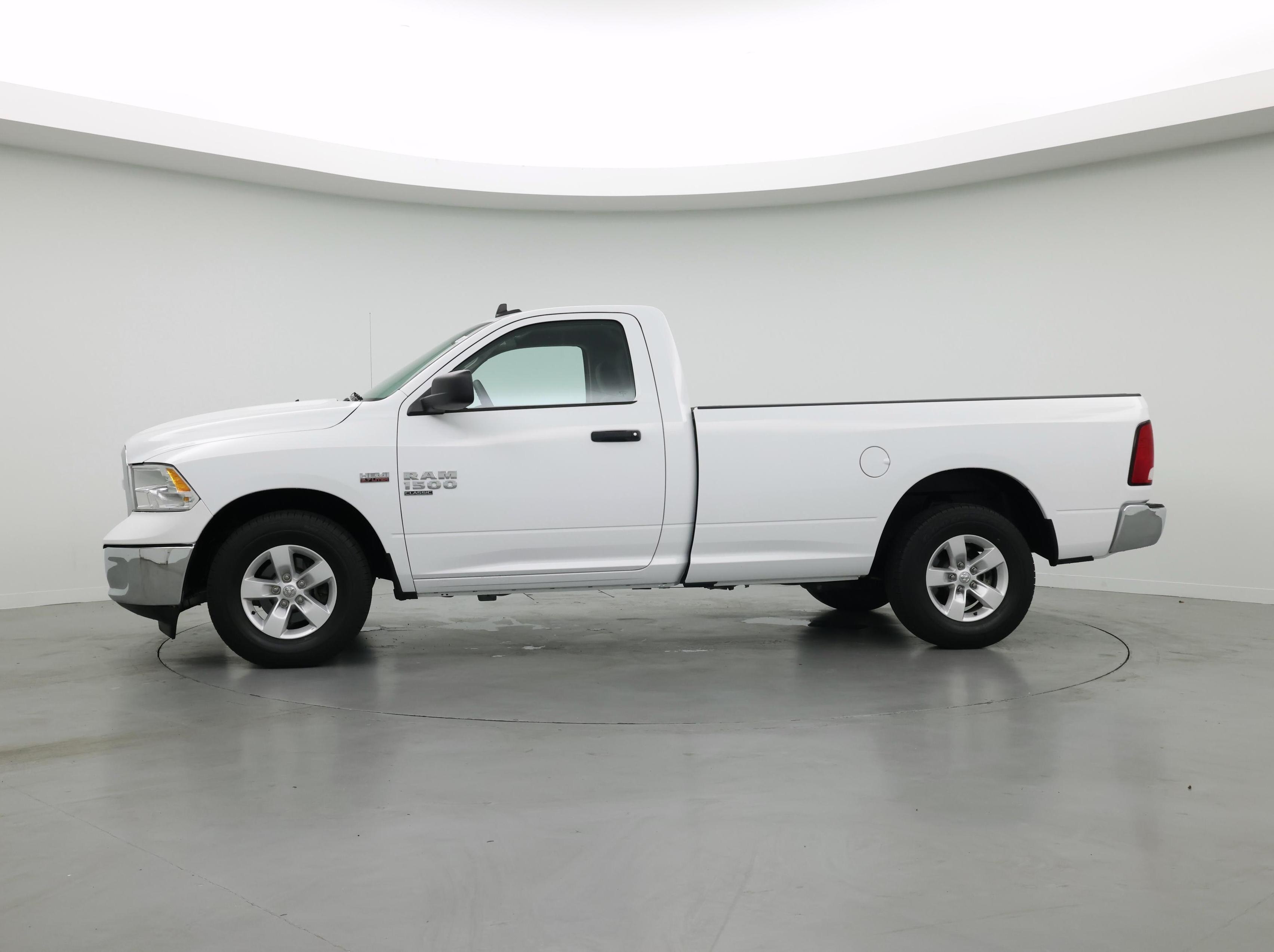 Thumbnail: 2022 RAM 1500 Classic - 3
