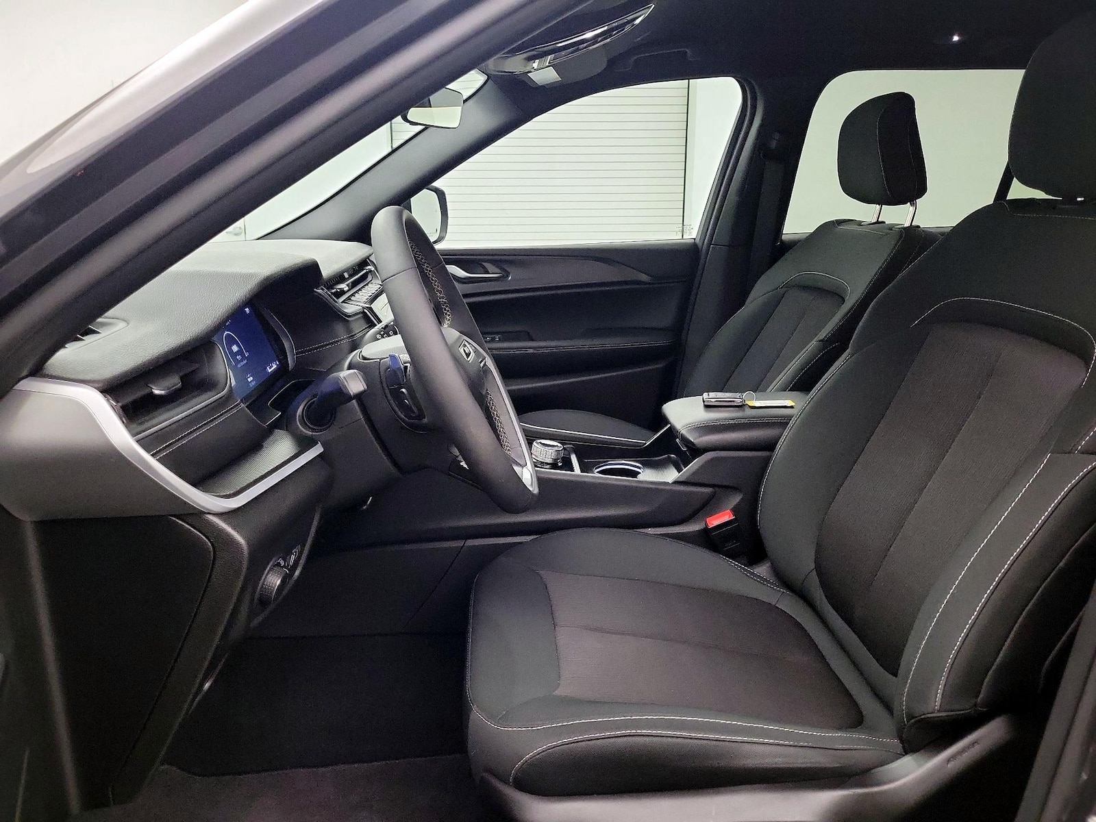 2025 Jeep Grand Cherokee Laredo - Photo 12