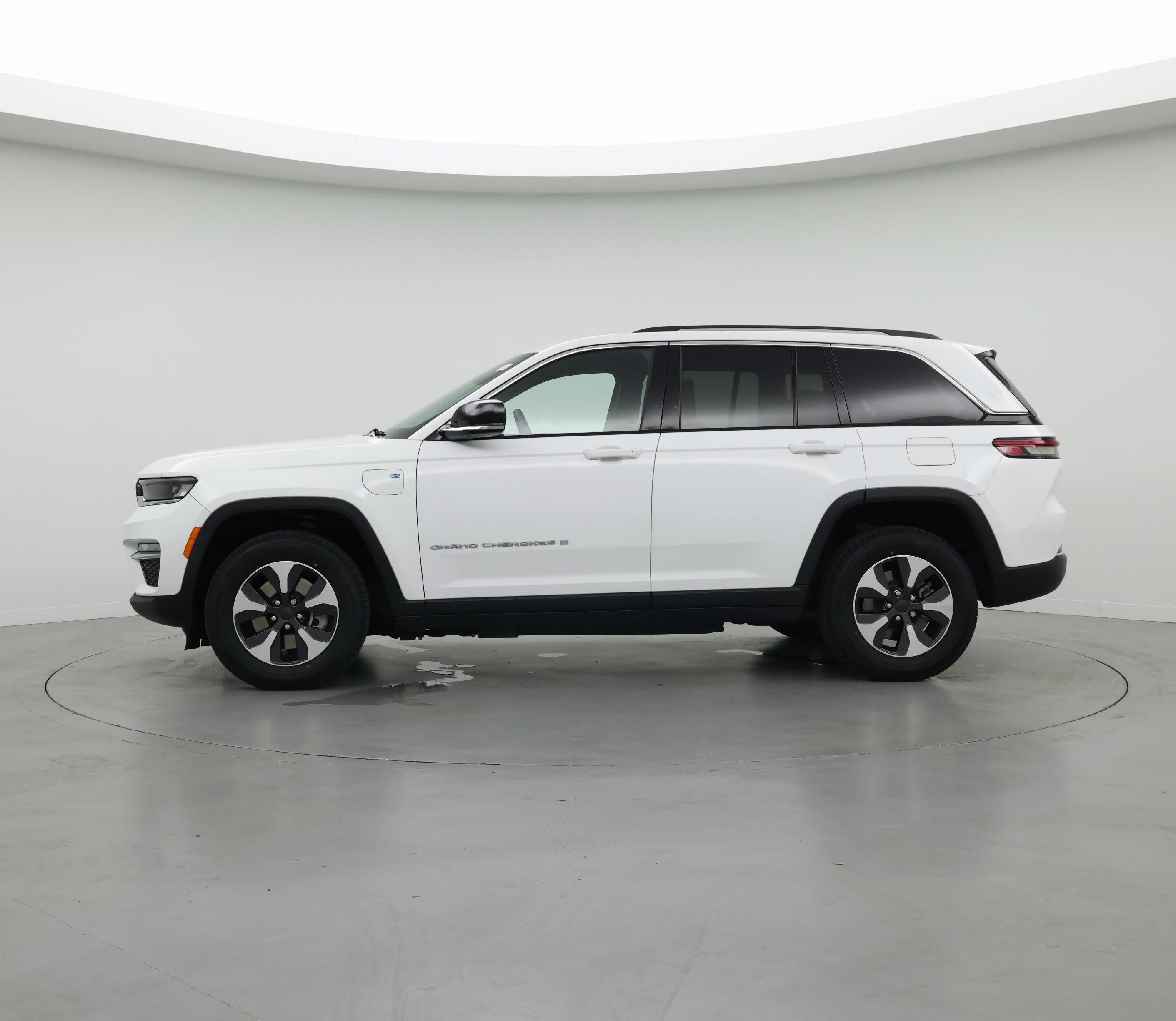 Thumbnail: 2023 Jeep Grand Cherokee - 3