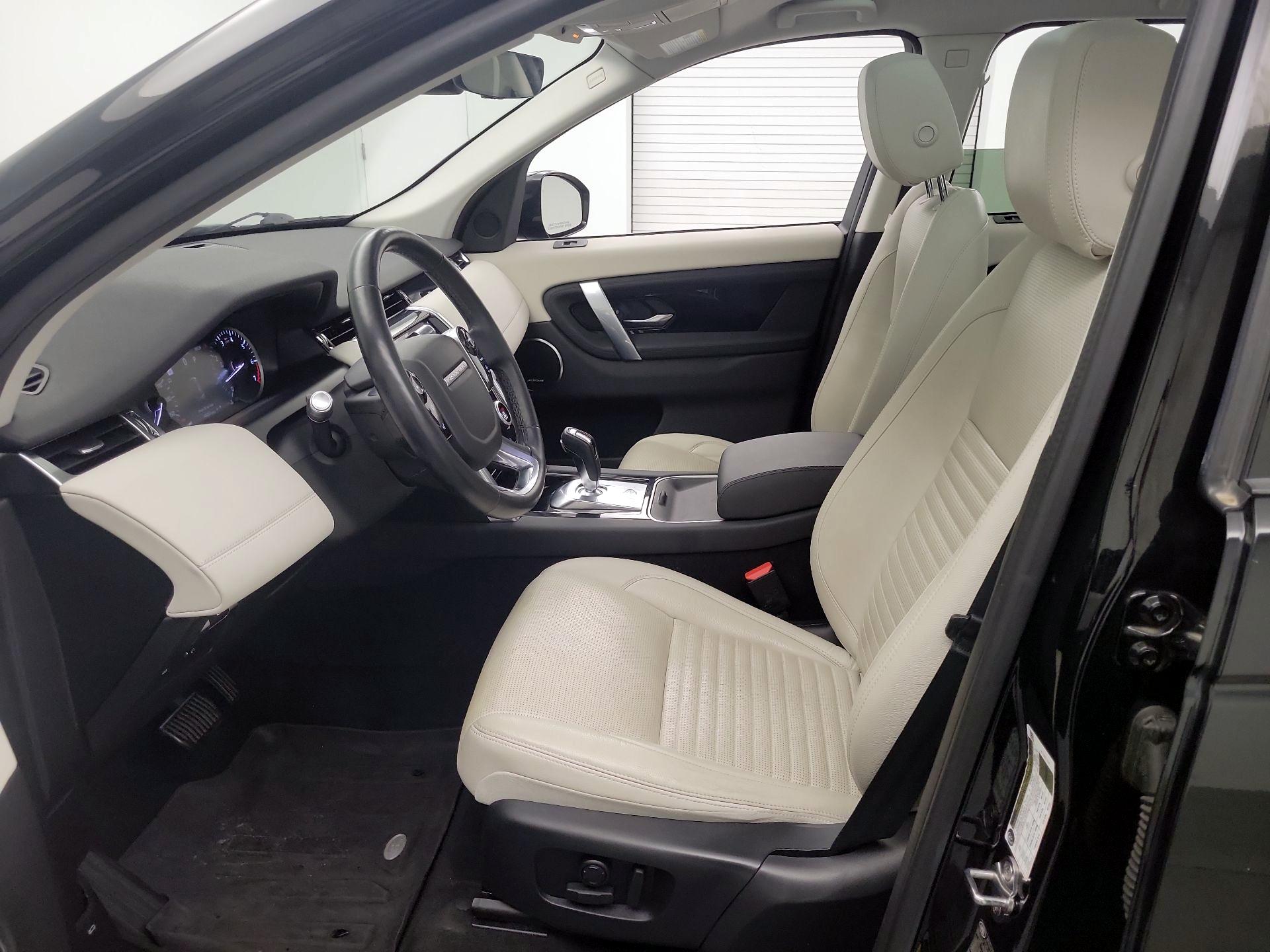 Thumbnail: 2020 Land Rover Discovery Sport - 11