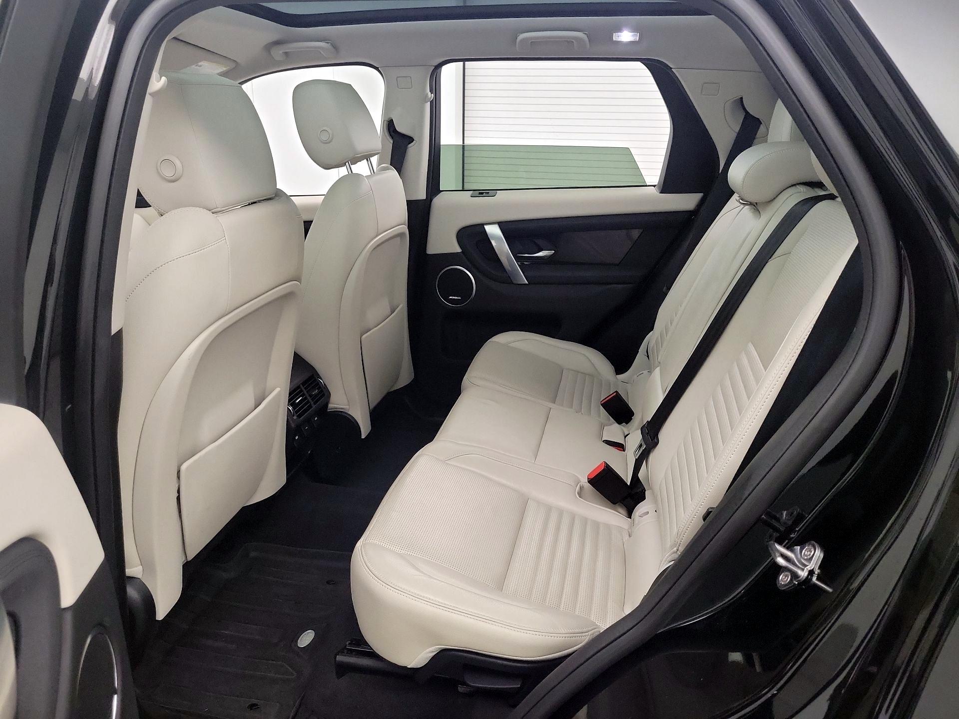 Thumbnail: 2020 Land Rover Discovery Sport - 20