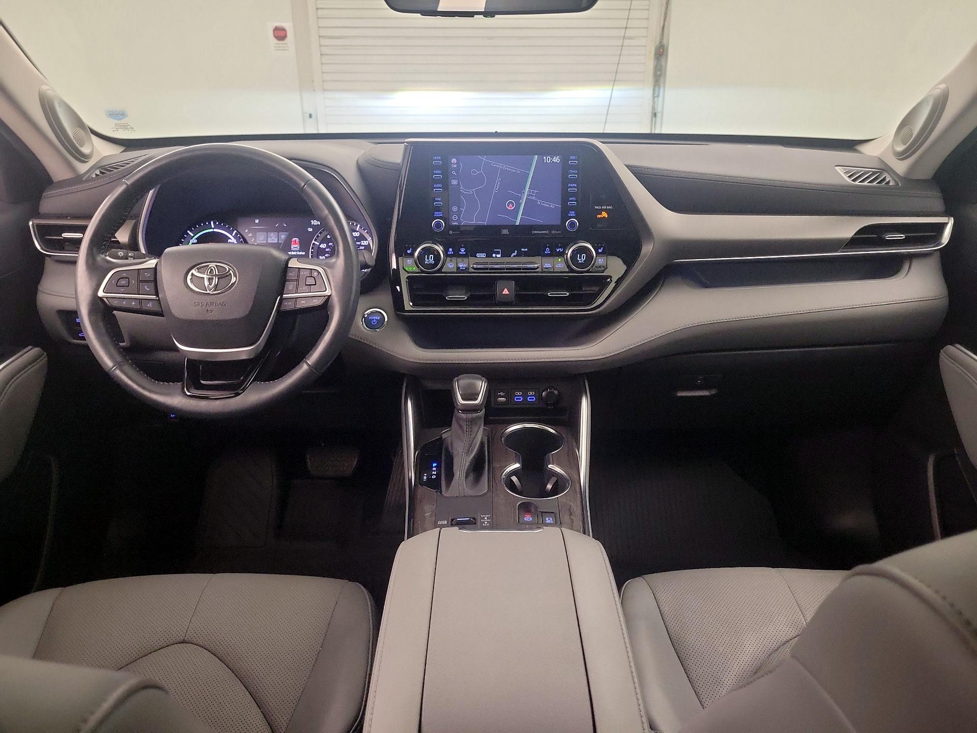 Thumbnail: 2022 Toyota Highlander - 9