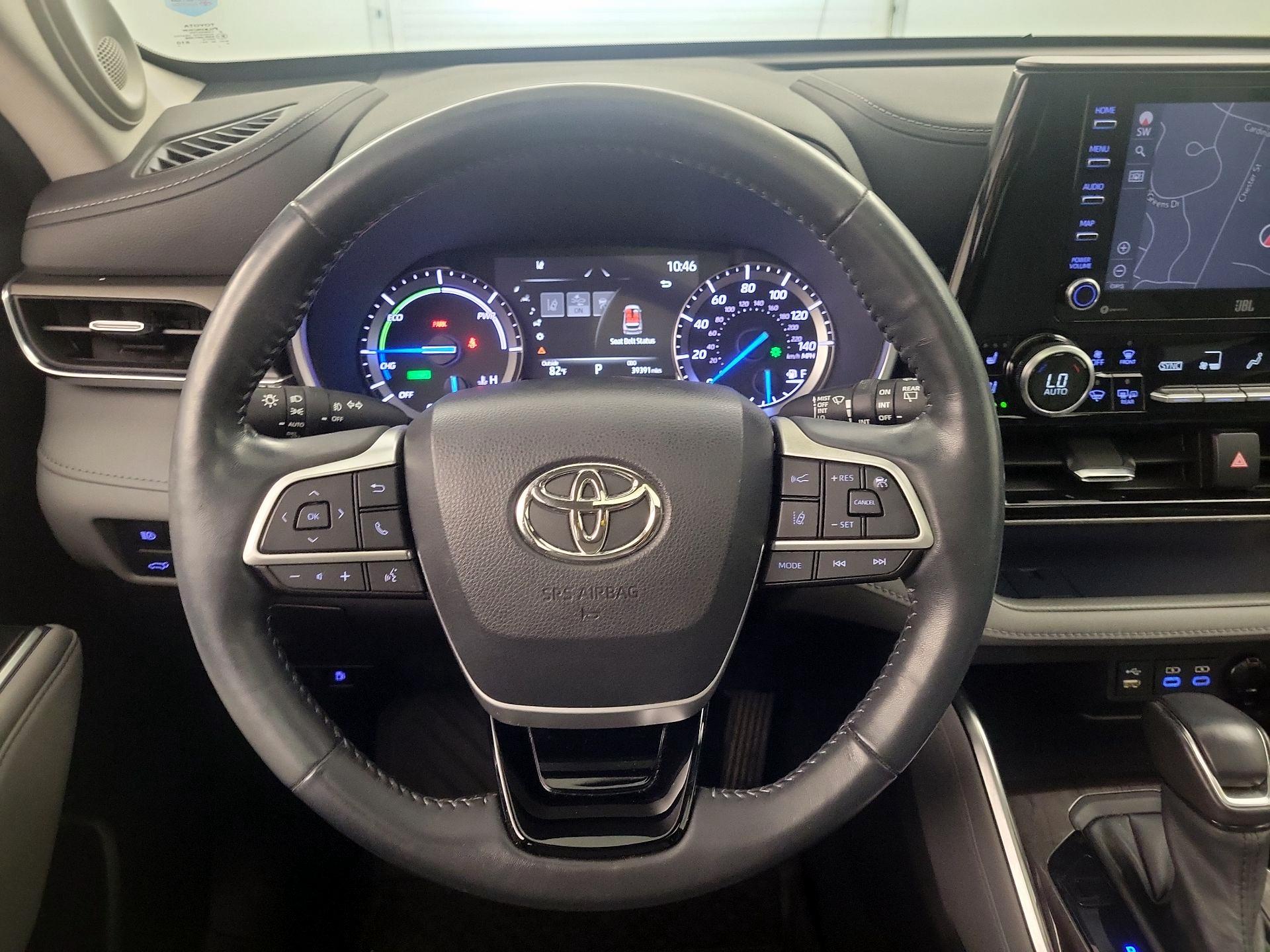 Thumbnail: 2022 Toyota Highlander - 10