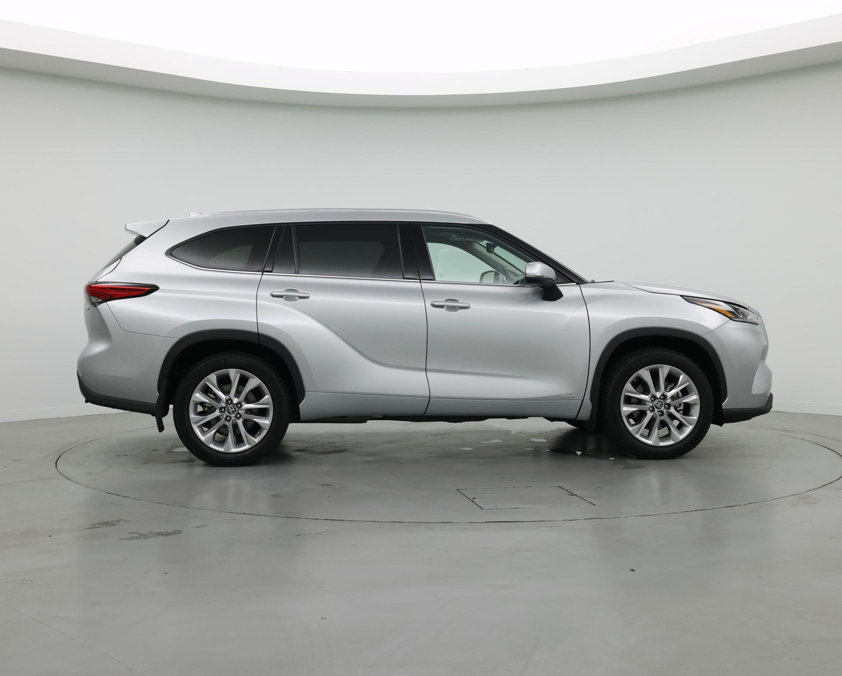 Thumbnail: 2022 Toyota Highlander - 7