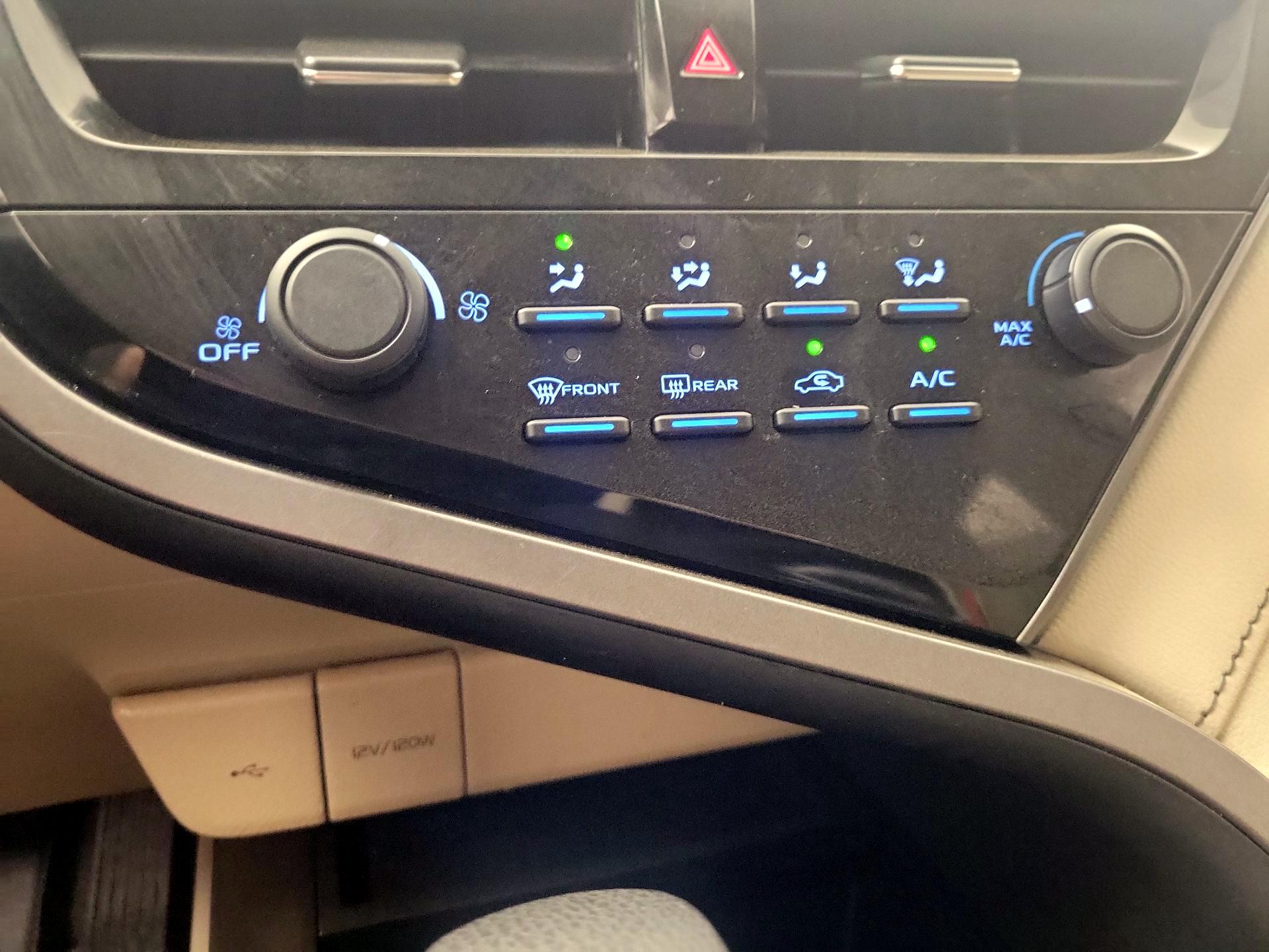 Thumbnail: 2021 Toyota Camry - 16