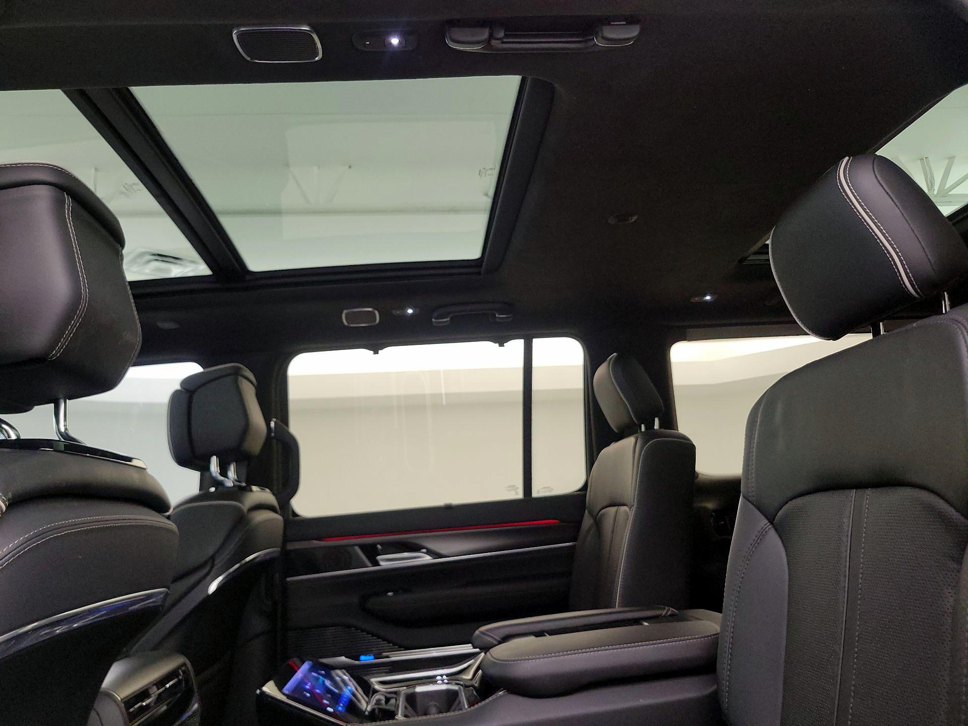Thumbnail: 2023 Jeep Grand Wagoneer - 20