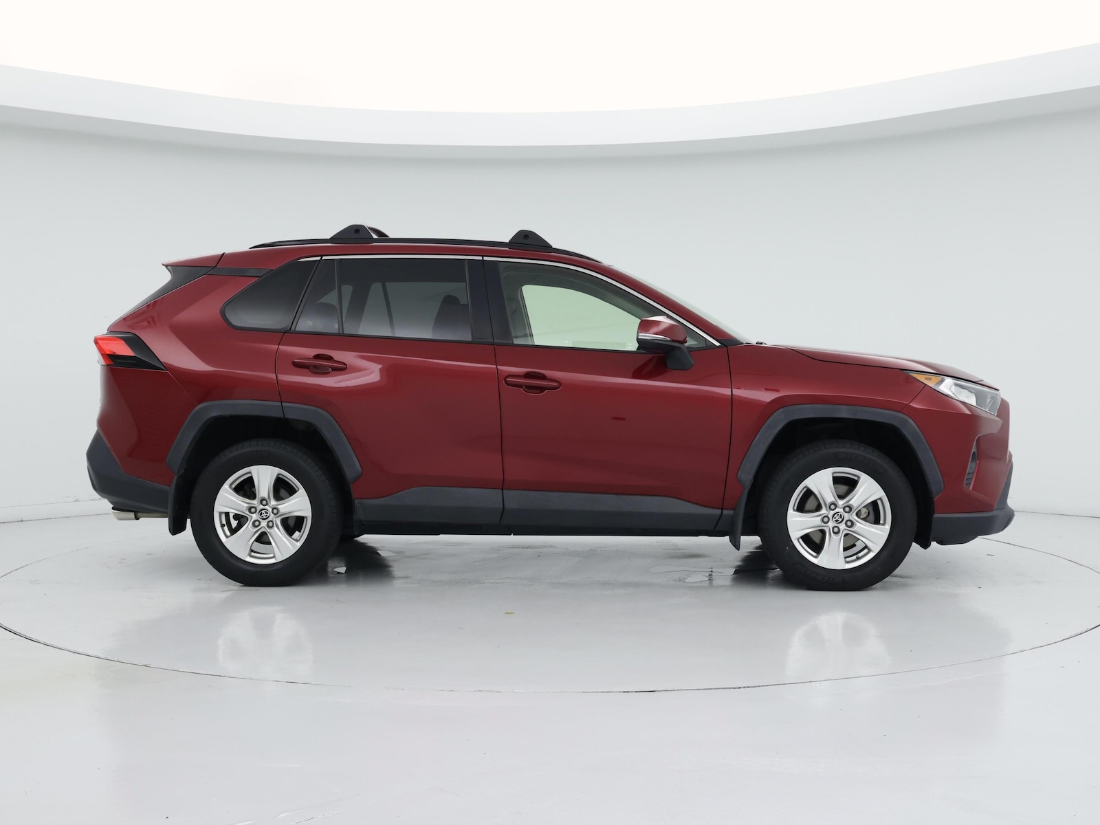 2020 Toyota RAV4 XLE - Photo 8