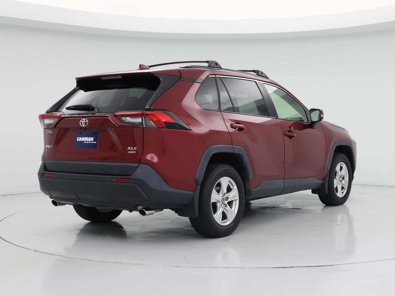 2020 Toyota RAV4 XLE - Photo 9