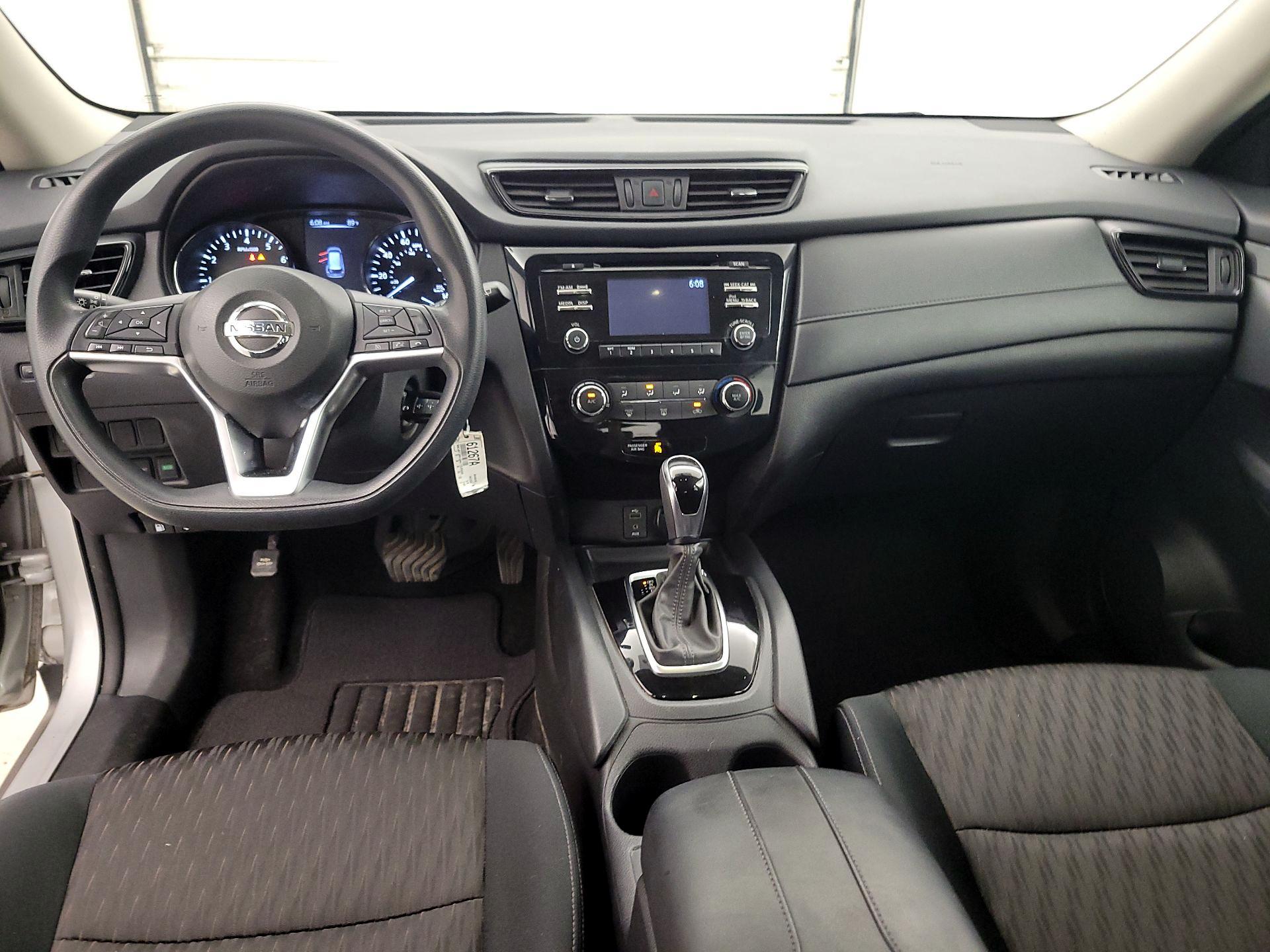 Thumbnail: 2017 Nissan Rogue - 9