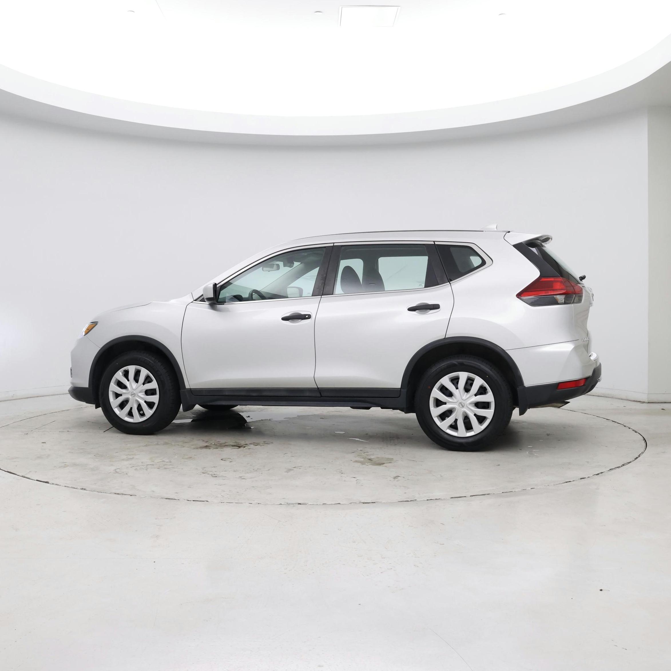 Thumbnail: 2017 Nissan Rogue - 3