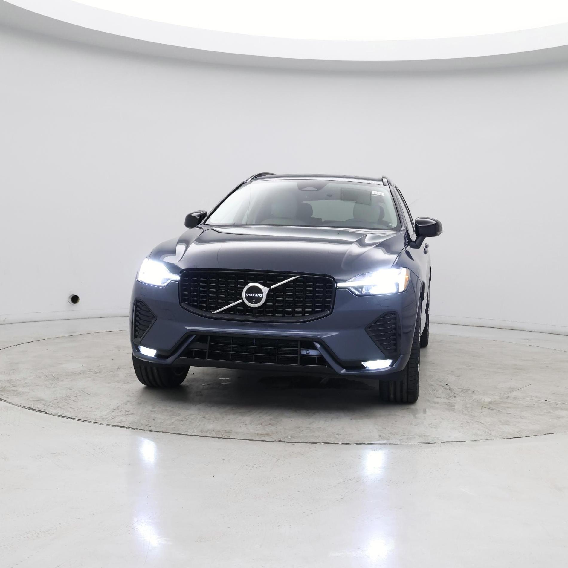 Thumbnail: 2025 Volvo XC60 - 4