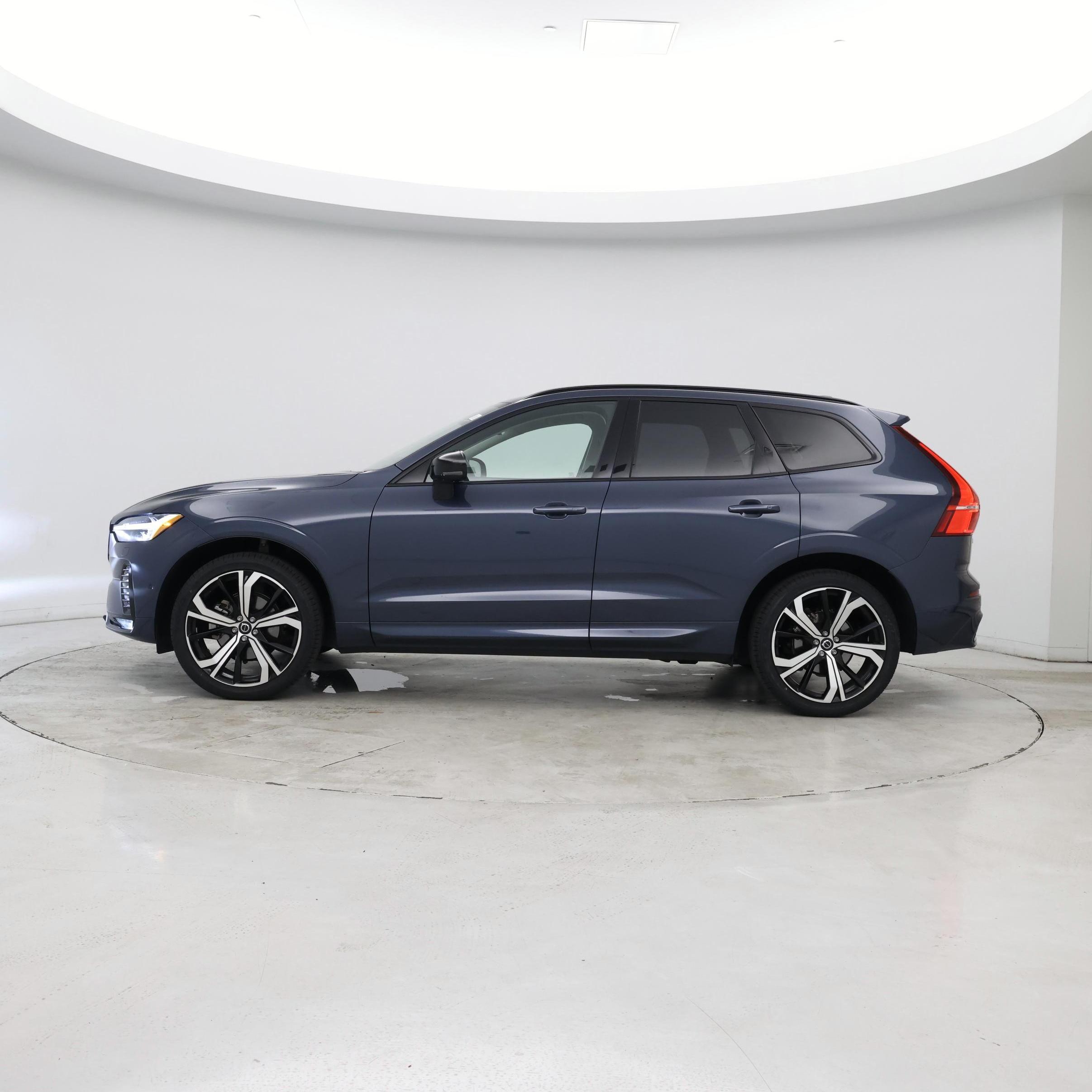 Thumbnail: 2025 Volvo XC60 - 6