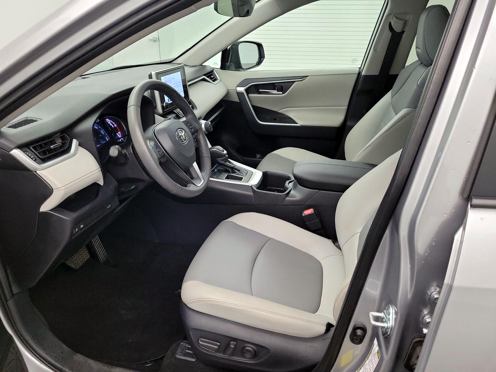 Thumbnail: 2024 Toyota RAV4 - 11