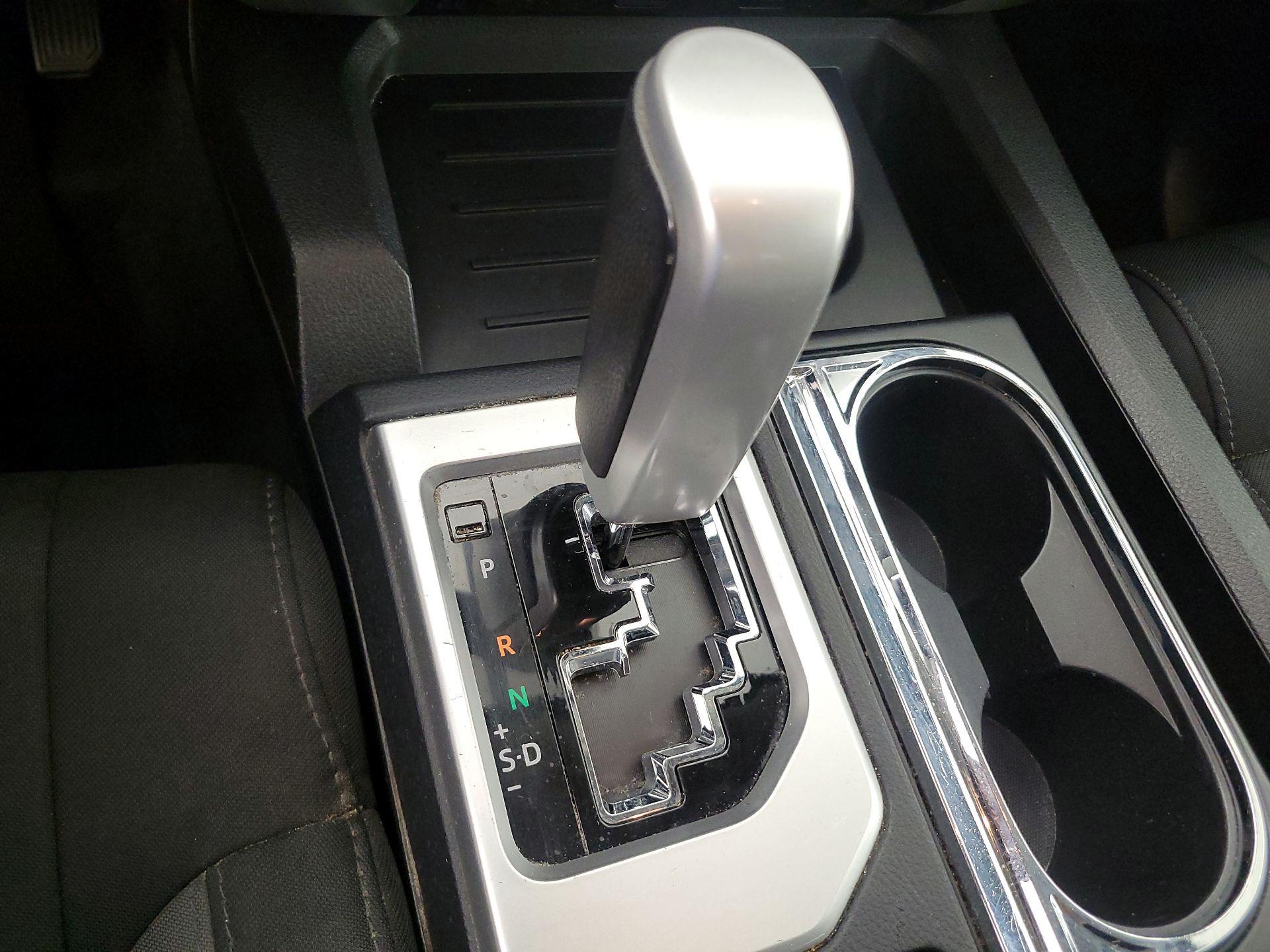 Thumbnail: 2015 Toyota Tundra - 17