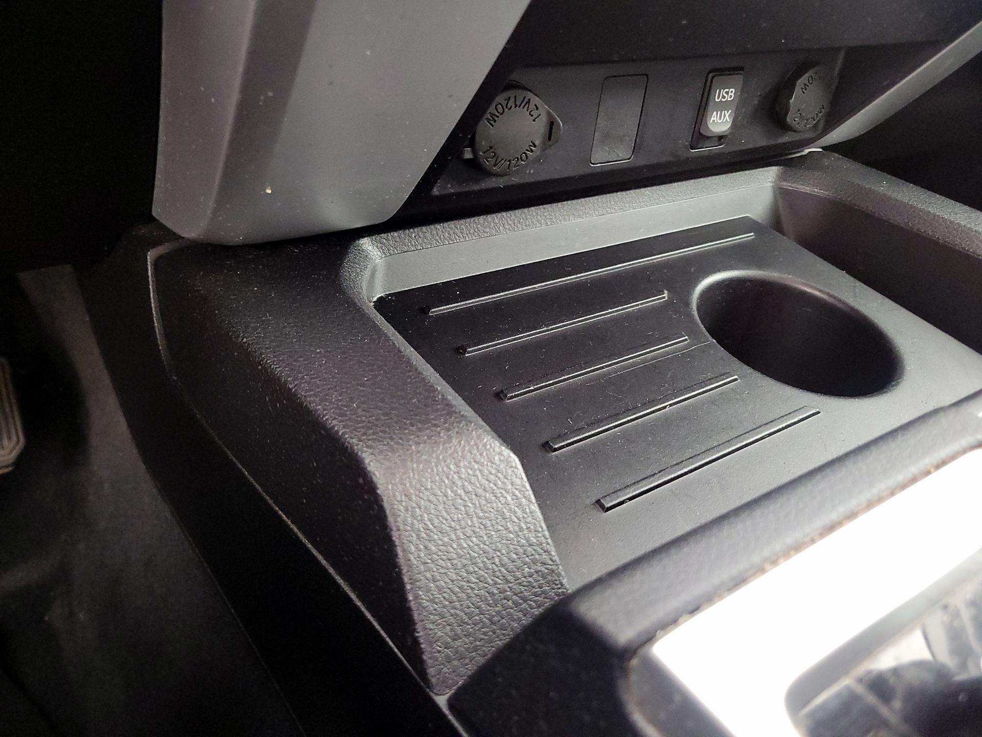 Thumbnail: 2015 Toyota Tundra - 18
