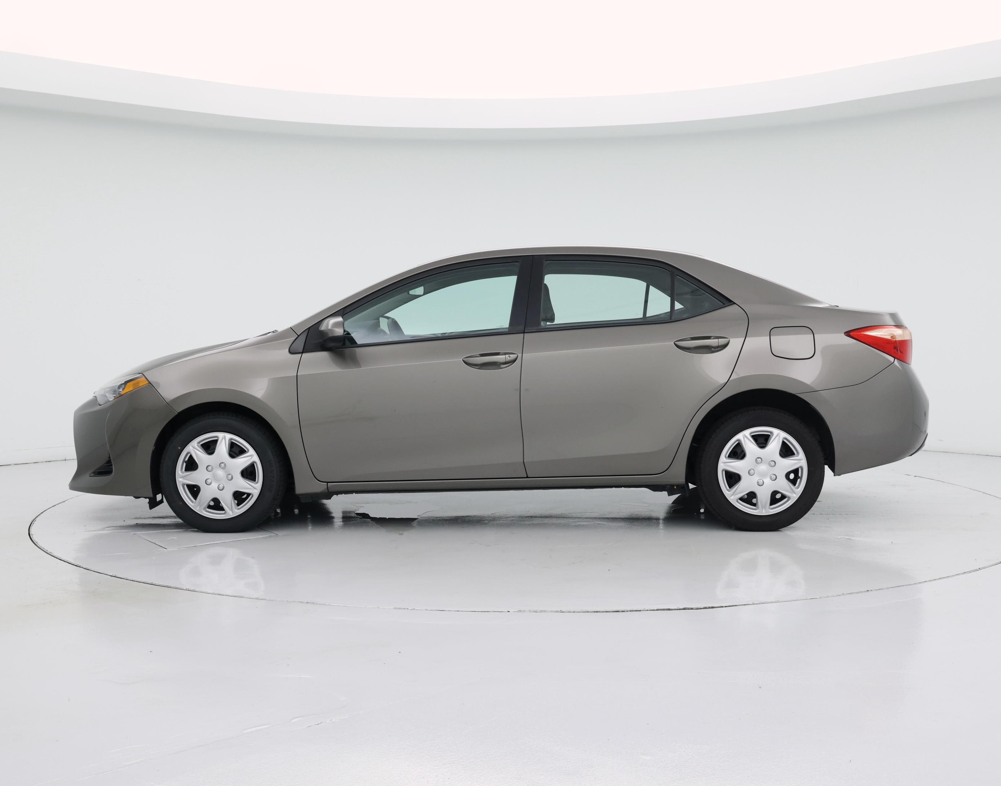 Thumbnail: 2018 Toyota Corolla - 3