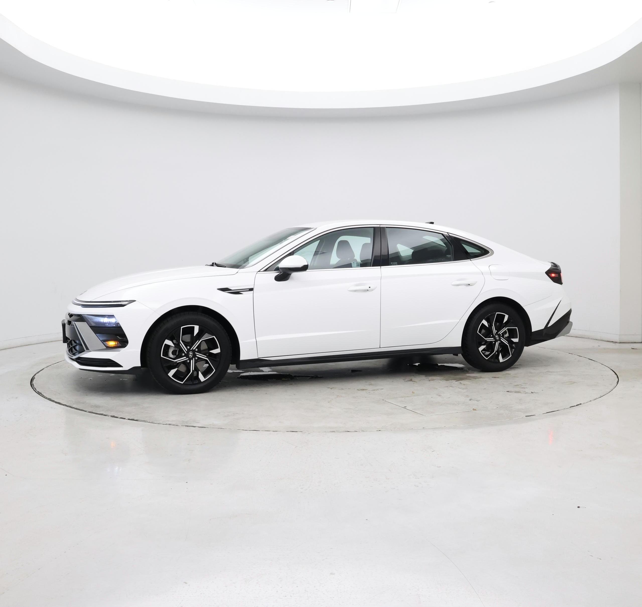 Thumbnail: 2024 Hyundai Sonata - 4