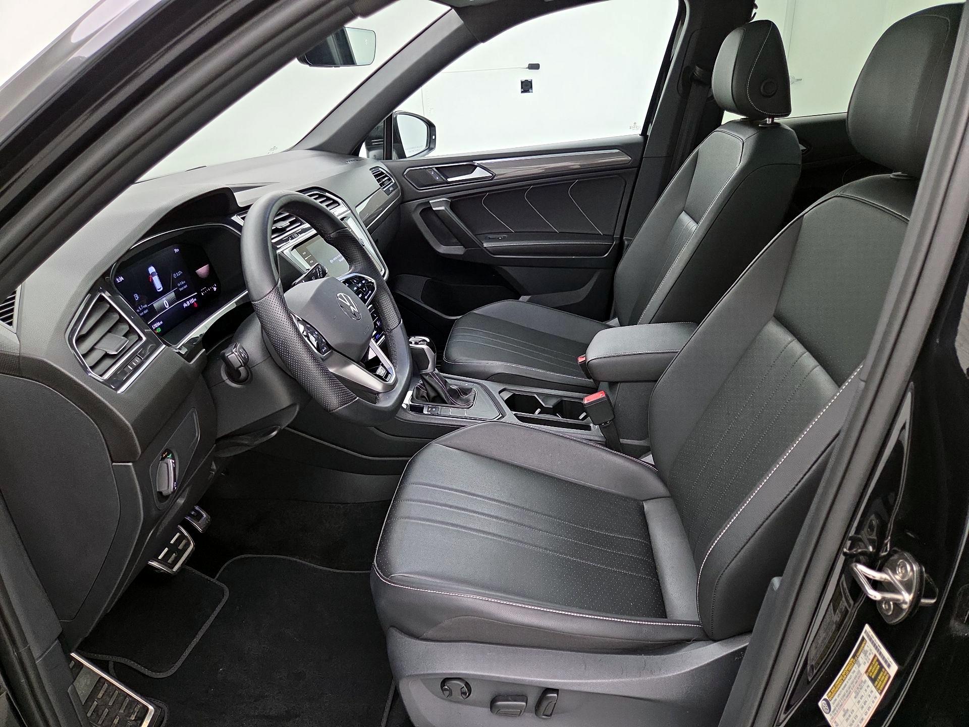 Thumbnail: 2023 Volkswagen Tiguan - 11
