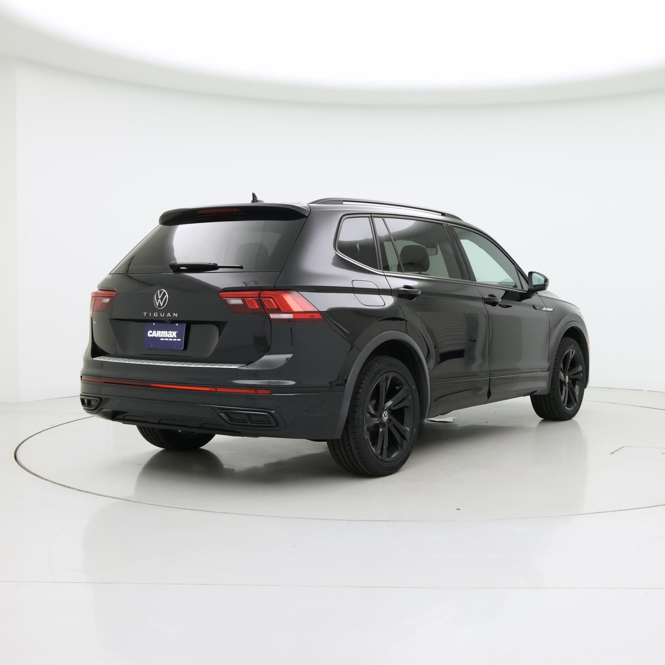 Thumbnail: 2023 Volkswagen Tiguan - 8