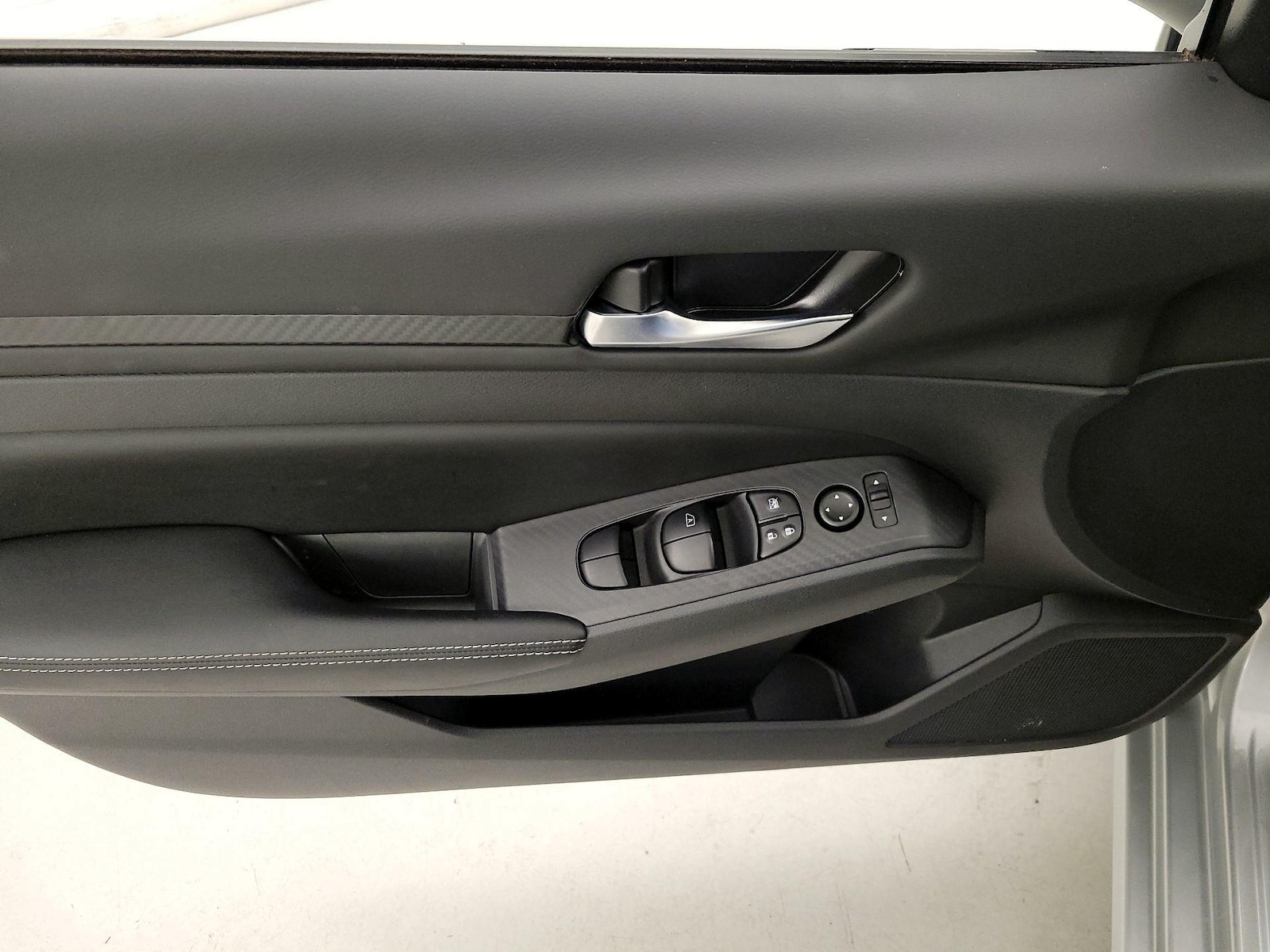 2024 Nissan Altima SV - Photo 13