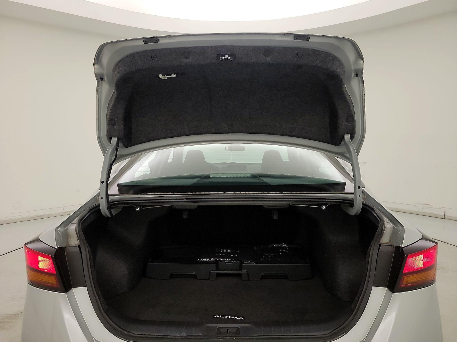 2024 Nissan Altima SV - Photo 21
