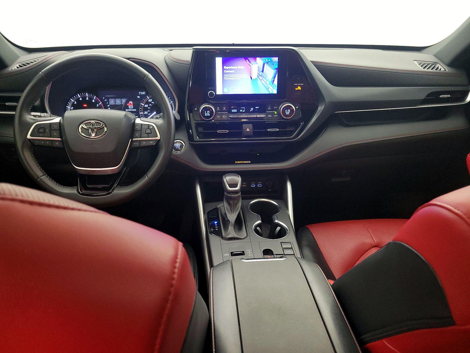 Thumbnail: 2023 Toyota Highlander - 9