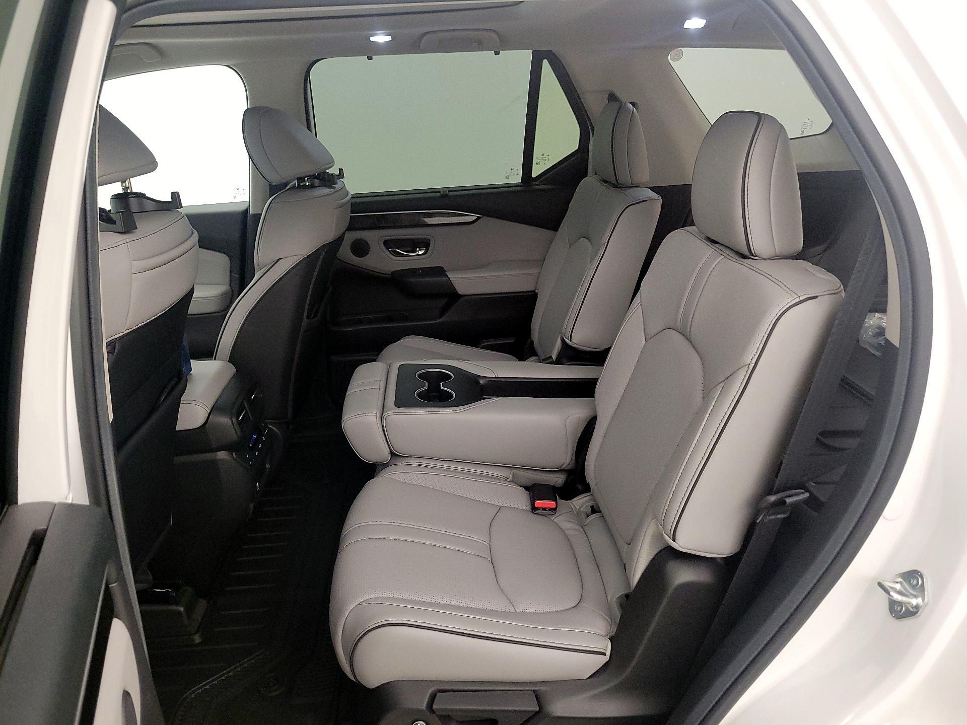 Thumbnail: 2024 Honda Pilot - 20