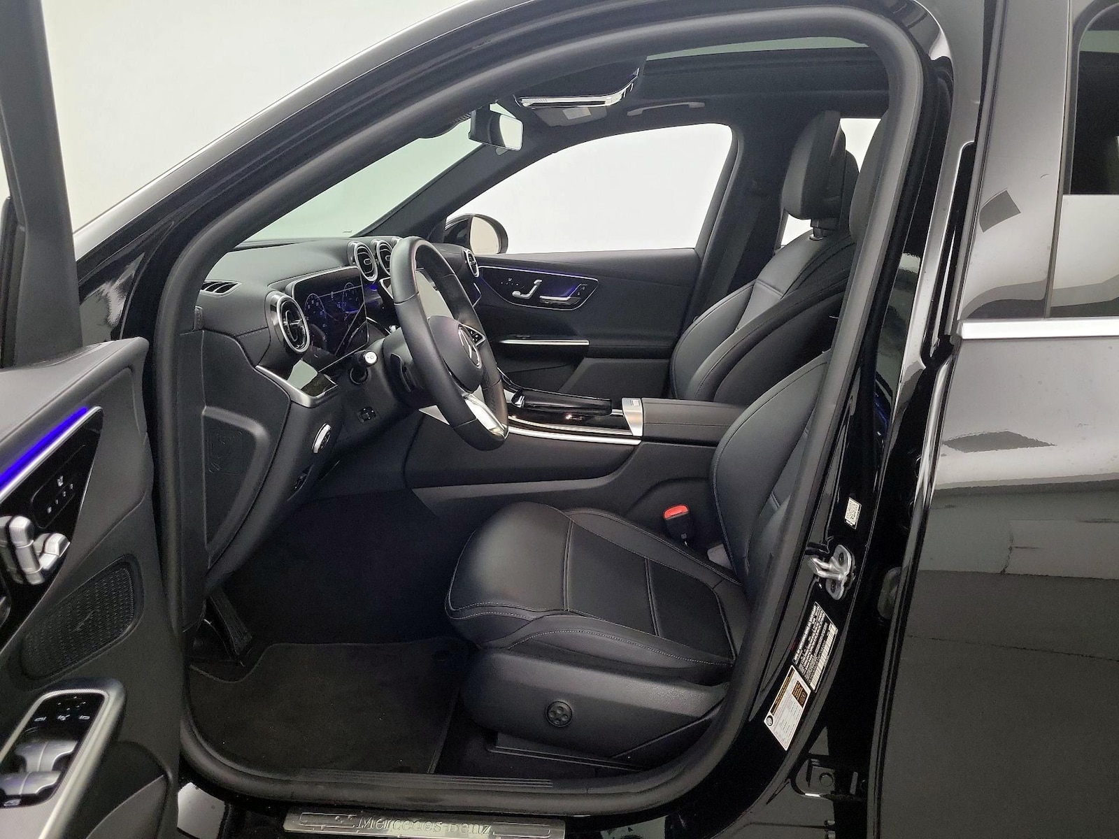2025 Mercedes-Benz GLC Base - Photo 12