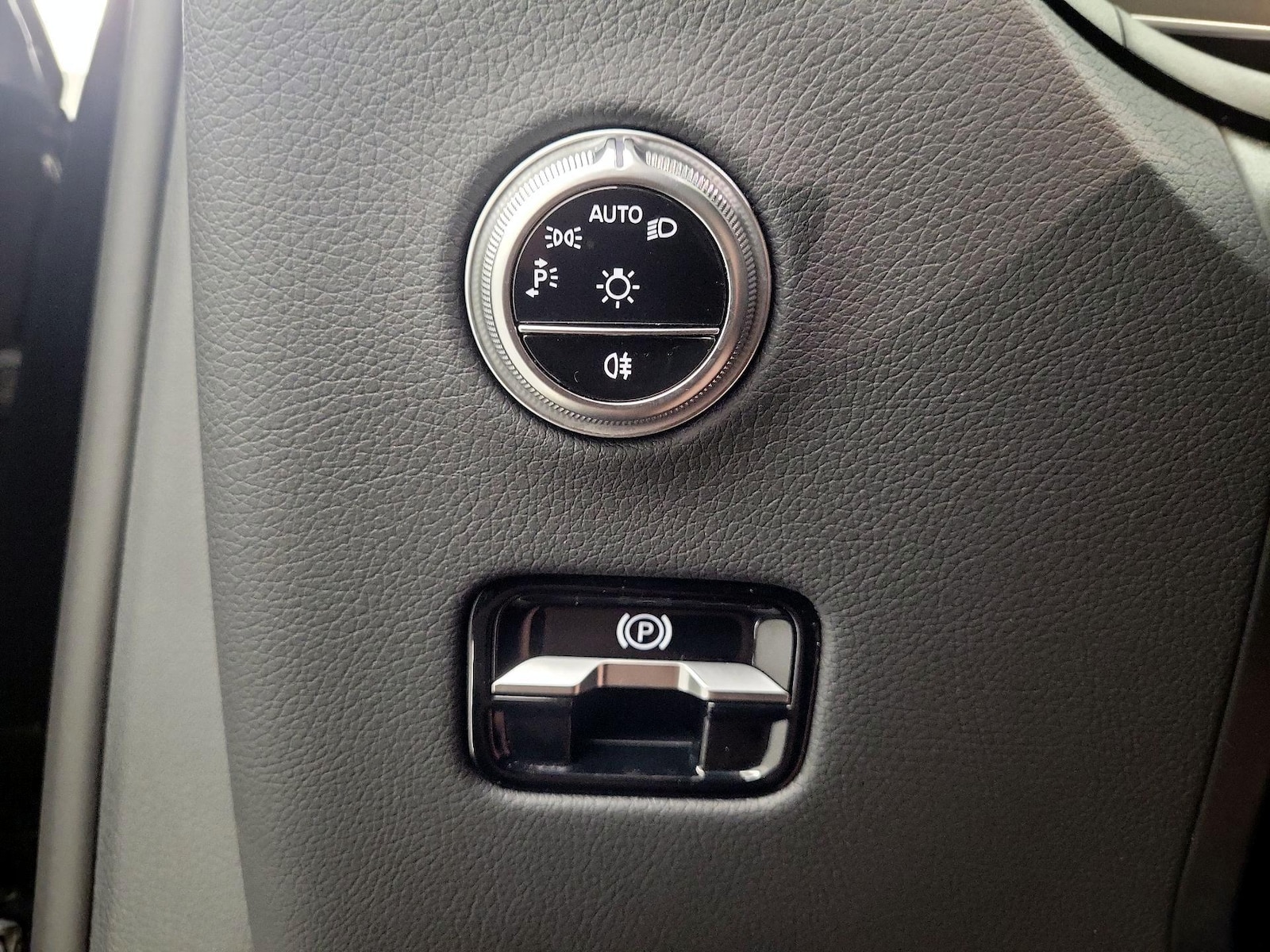 2025 Mercedes-Benz GLC Base - Photo 14