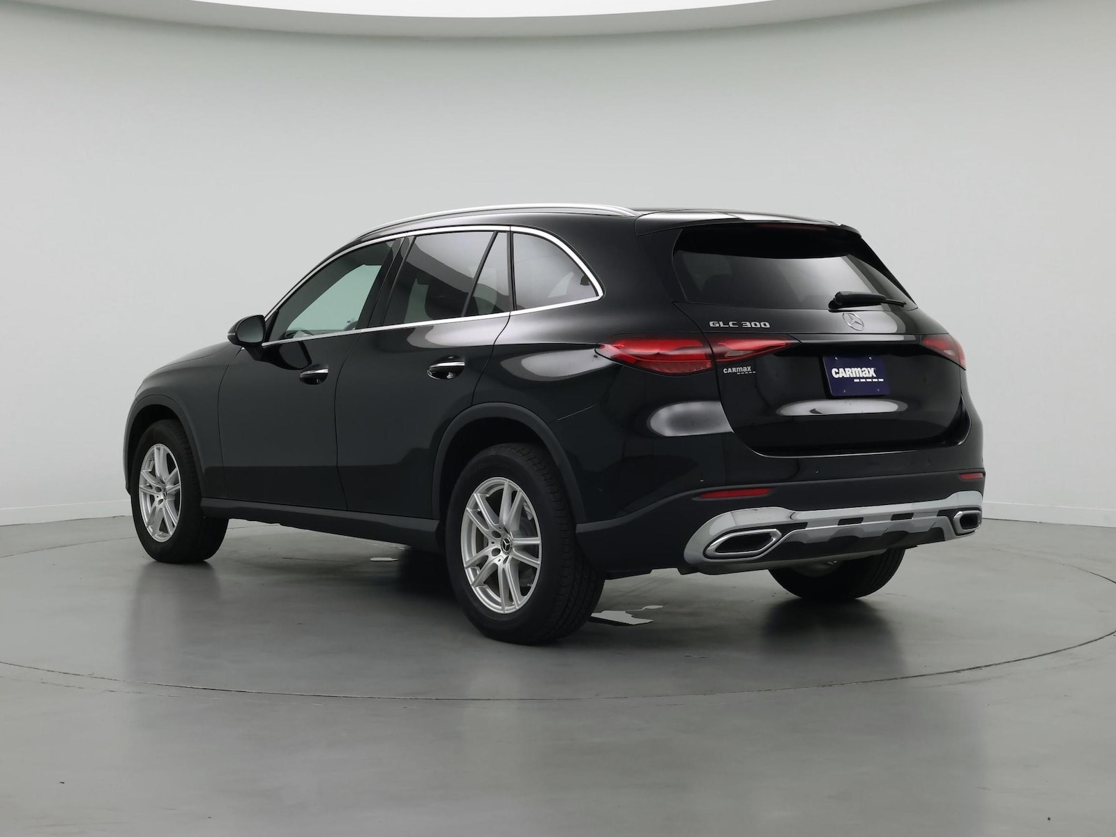 2025 Mercedes-Benz GLC Base - Photo 3