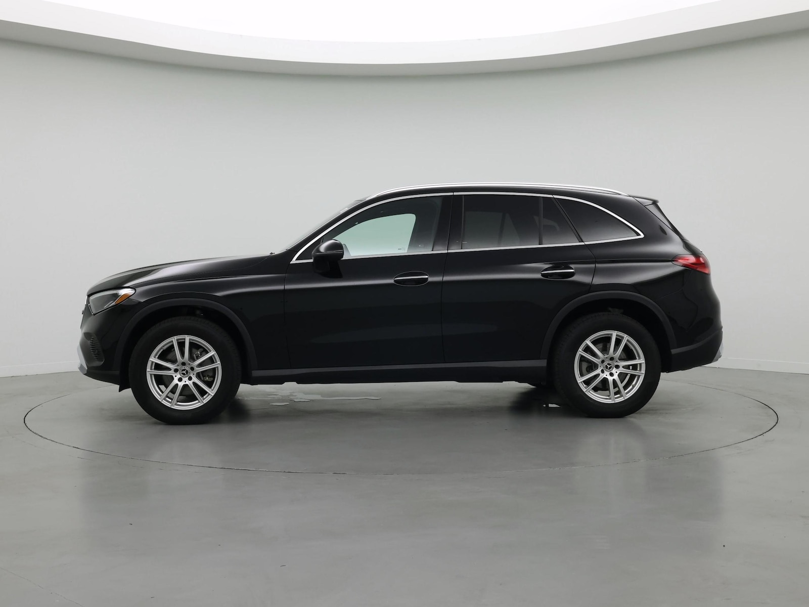 2025 Mercedes-Benz GLC Base - Photo 4