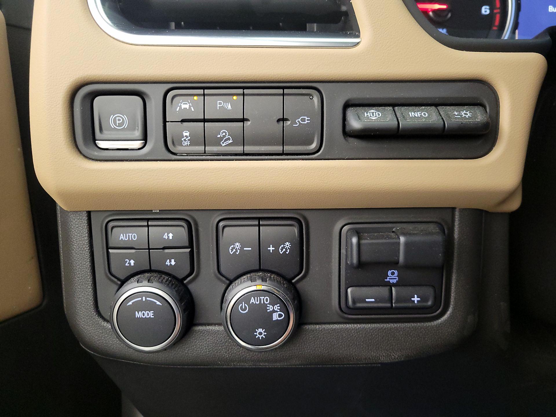 Thumbnail: 2021 Chevrolet Suburban - 15