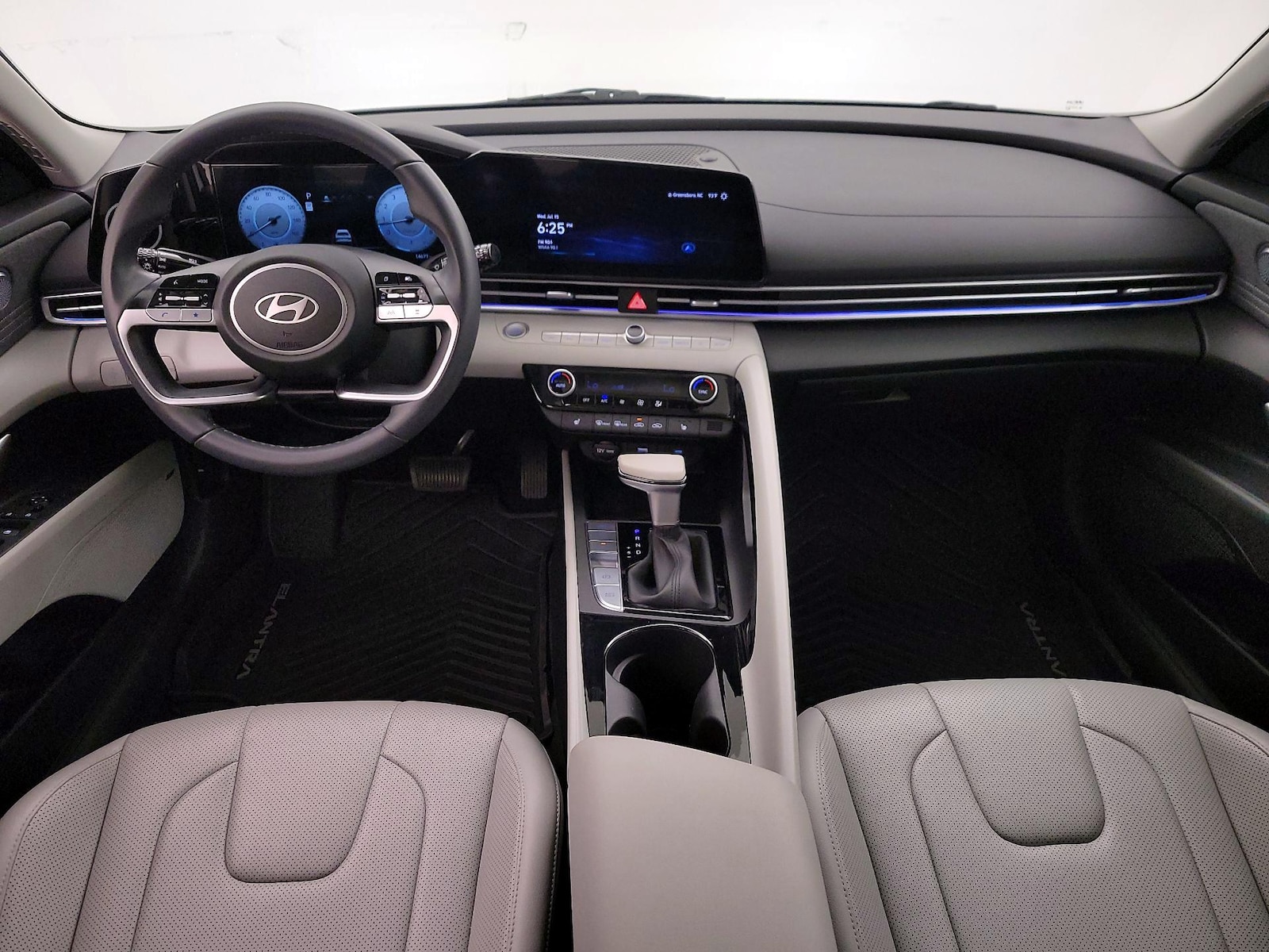 2024 Hyundai Elantra Limited - Photo 10