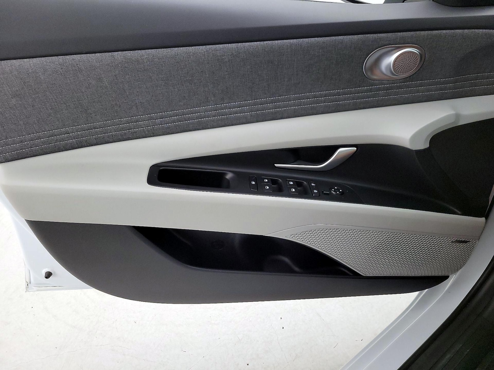 2024 Hyundai Elantra Limited - Photo 13