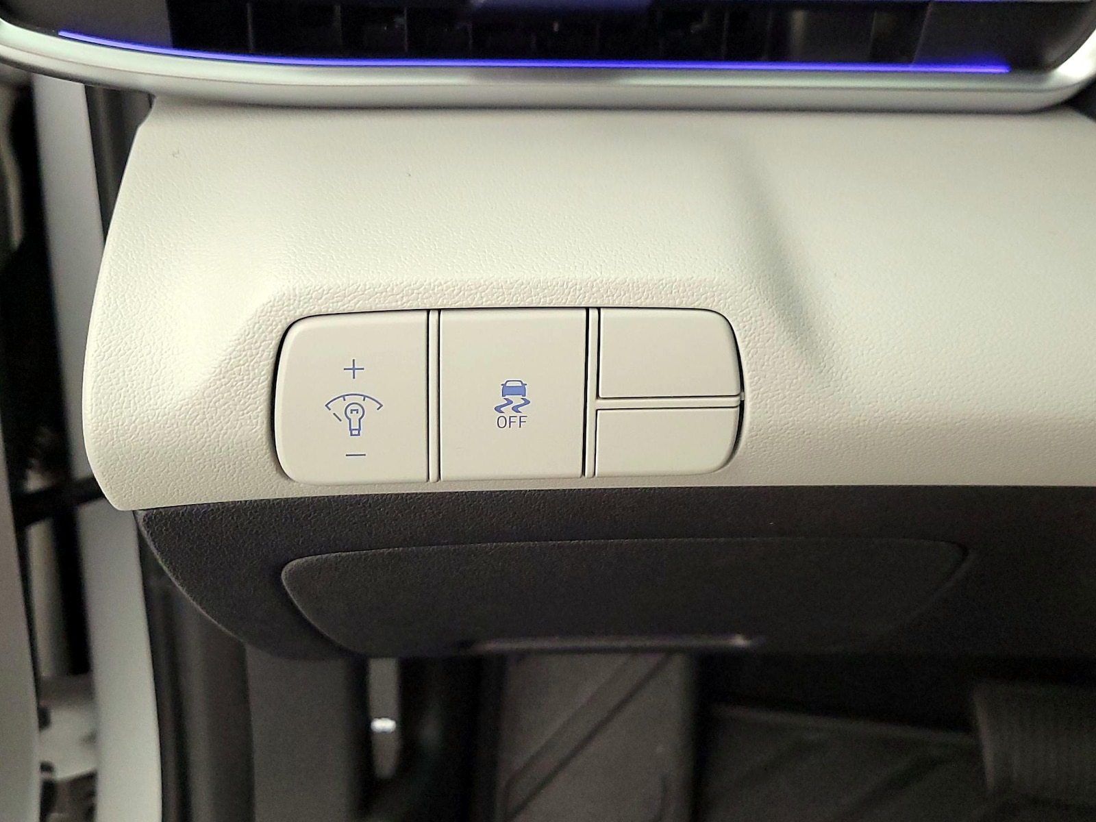 2024 Hyundai Elantra Limited - Photo 14