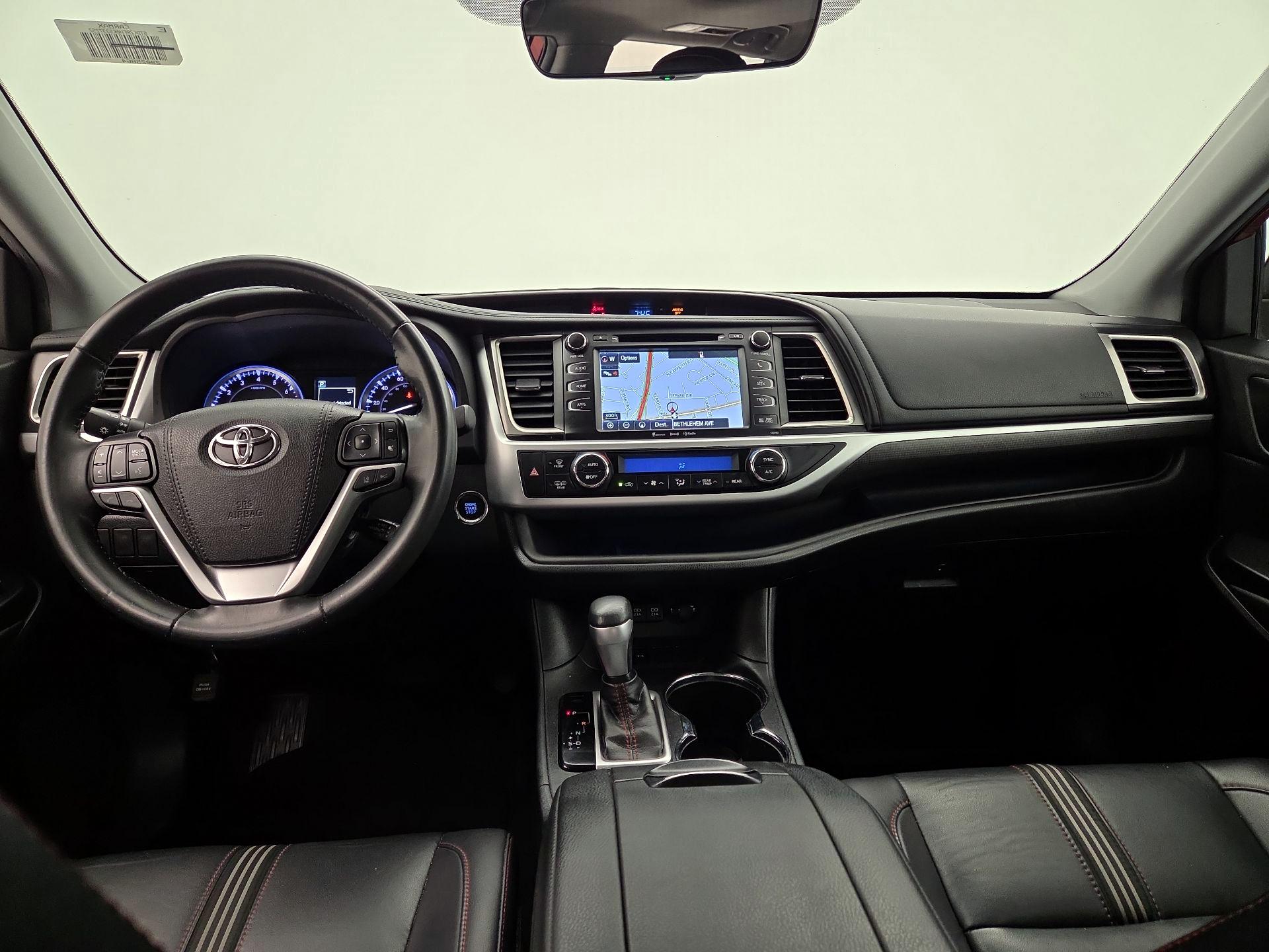 Thumbnail: 2019 Toyota Highlander - 9